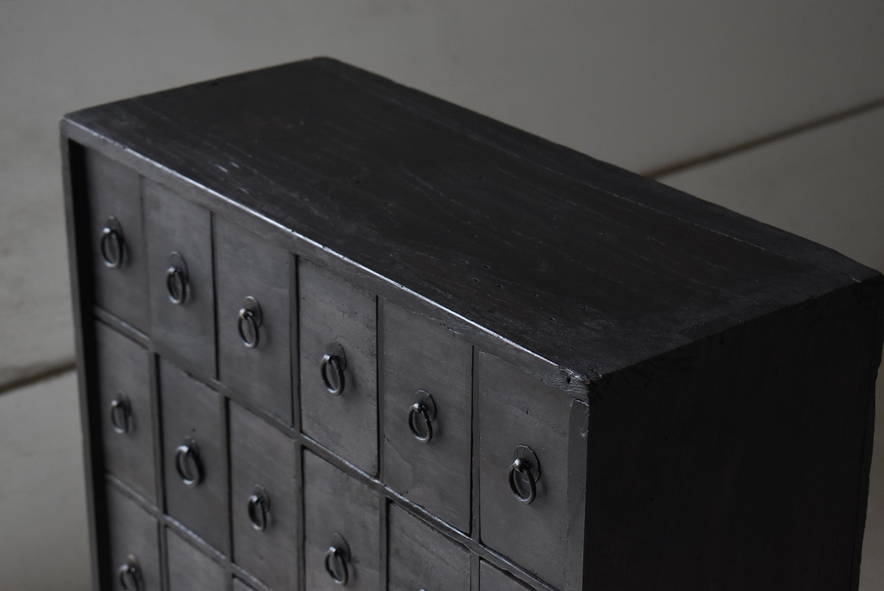 Japanese Antique Black Apothecary Drawers 1860s-1900s / Tansu Cabinet Wabi Sabi In Good Condition In Sammu-shi, Chiba
