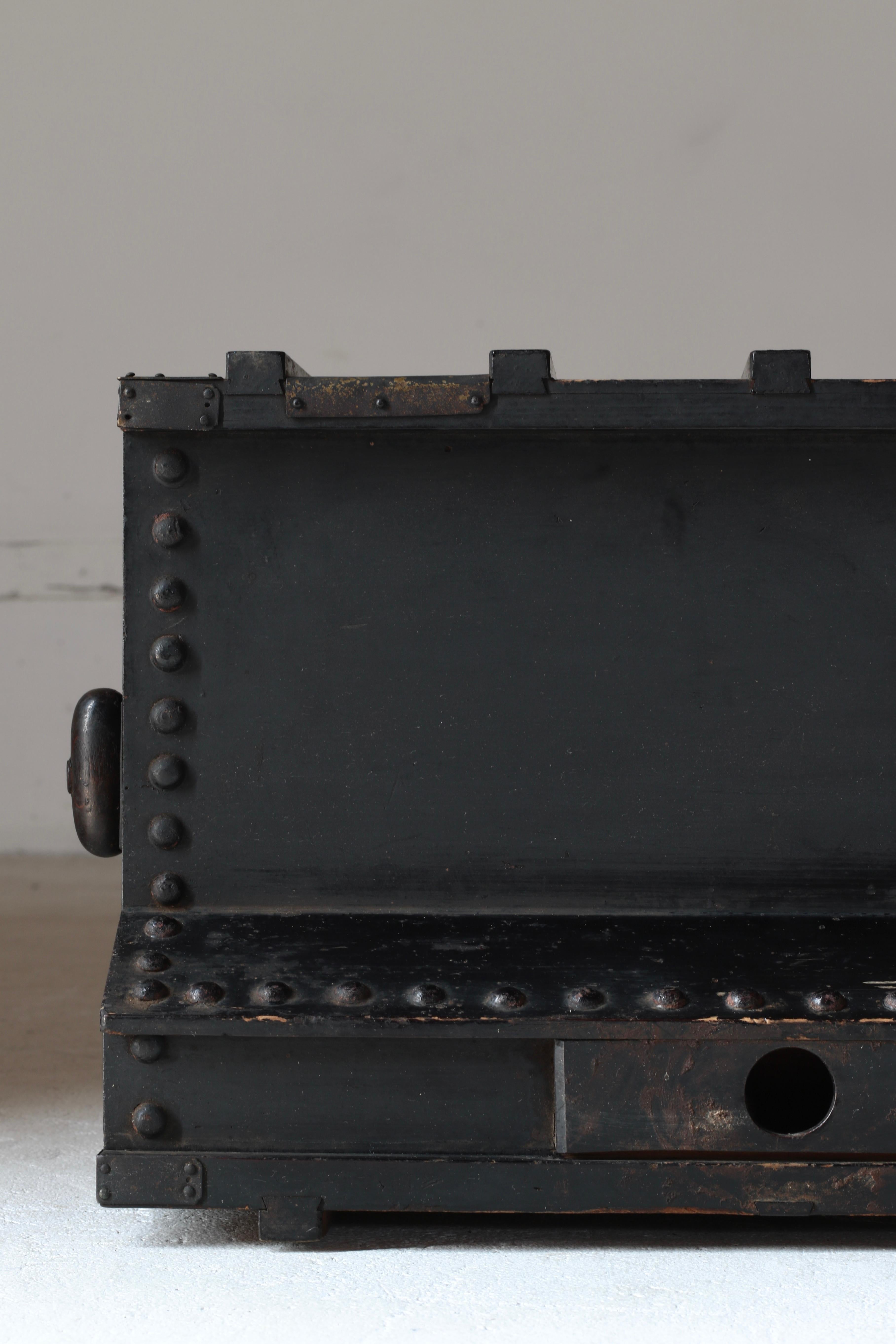 Japanese Antique Black Bellows / An objet d'art / 1868-1912s / Wabi-Sabi Mingei For Sale 9