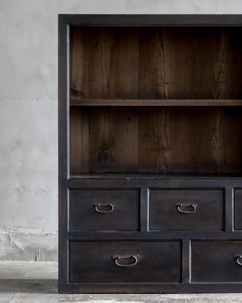 XX secolo Armadietti neri antichi giapponesi, epoca Taisho '1912-1926', Wabi Sabi in vendita