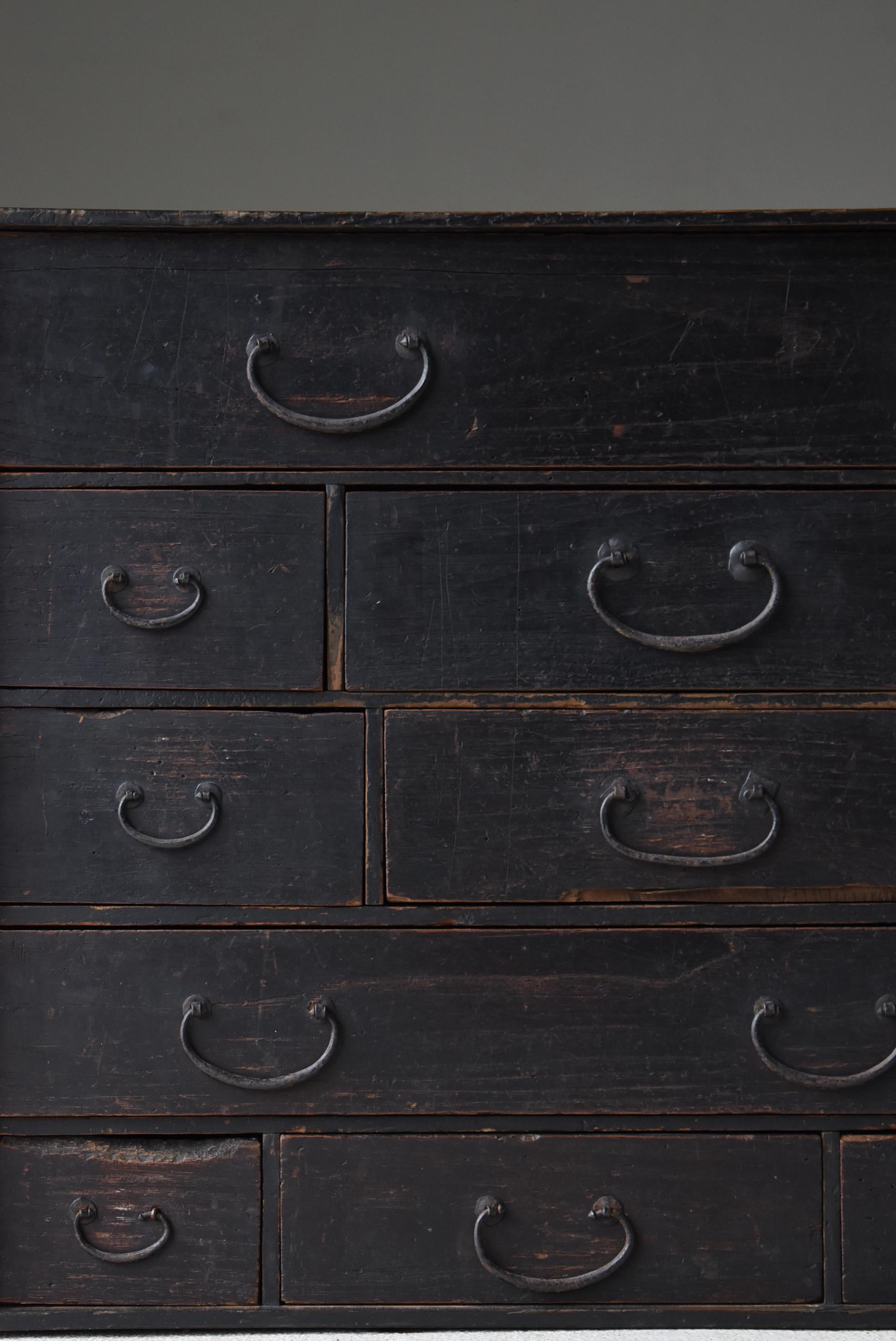 Japanese Antique Black Drawer 1860s-1900s / Tansu Chests of Drawers WabiSabi In Good Condition In Sammu-shi, Chiba