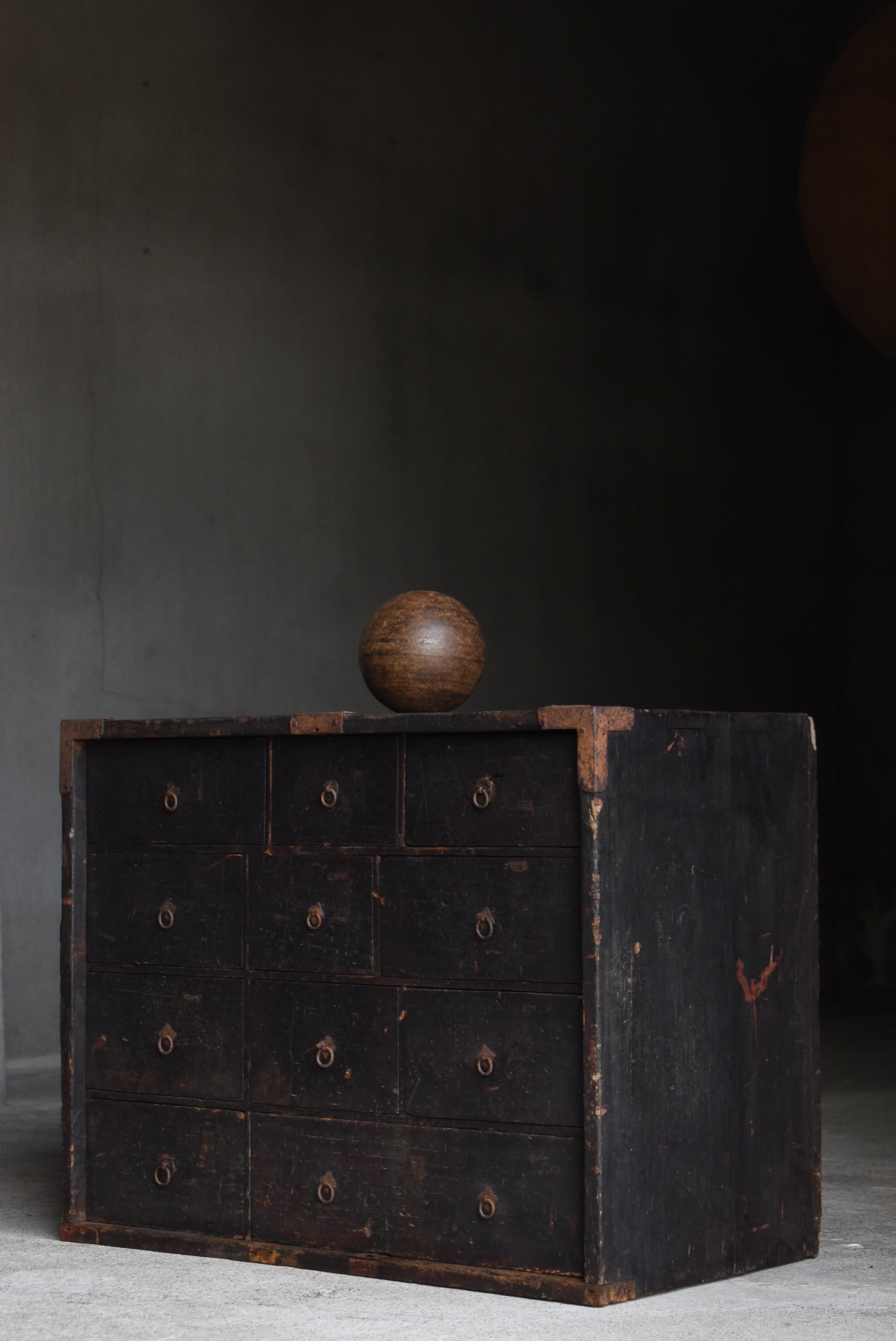 Japanese Antique Black Drawer Chest 1716s-1736s / Tansu Sideboard Wabi Sabi For Sale 9