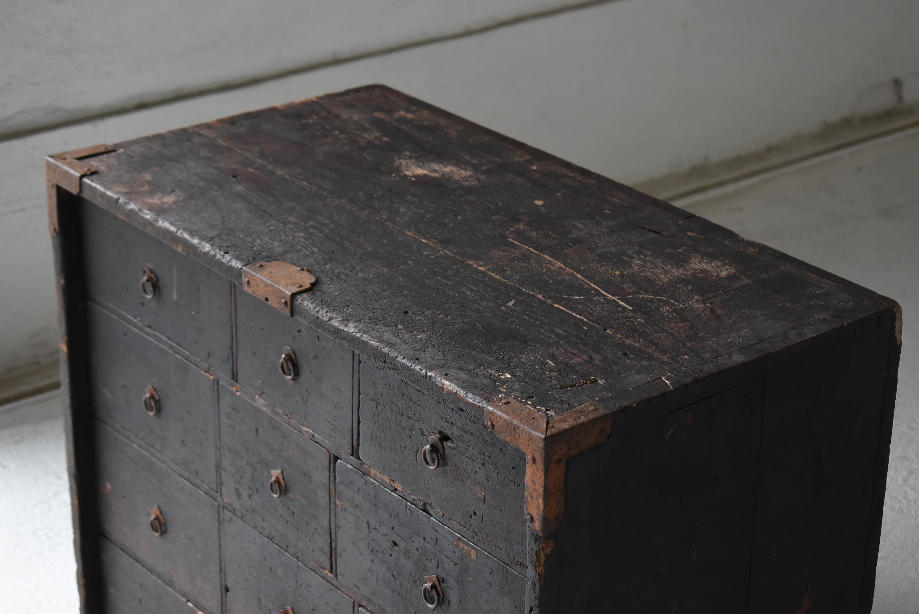 Edo Japanese Antique Black Drawer Chest 1716s-1736s / Tansu Sideboard Wabi Sabi For Sale