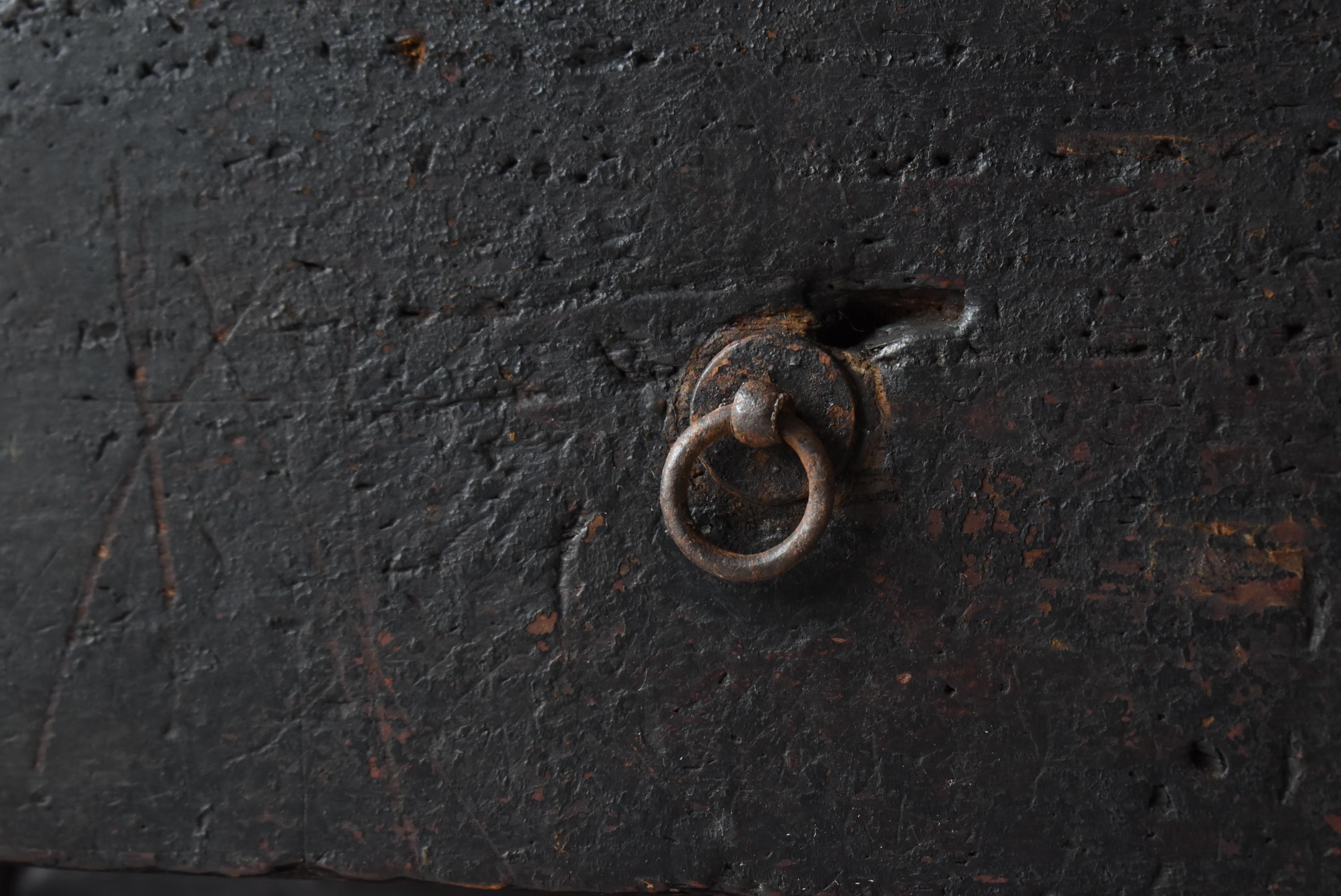 18th Century Japanese Antique Black Drawer Chest 1716s-1736s / Tansu Sideboard Wabi Sabi For Sale