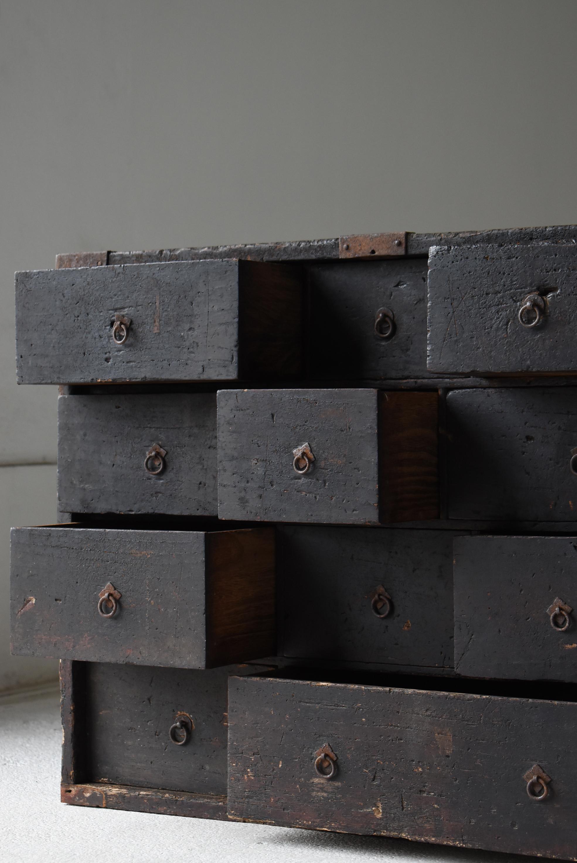 Iron Japanese Antique Black Drawer Chest 1716s-1736s / Tansu Sideboard Wabi Sabi For Sale