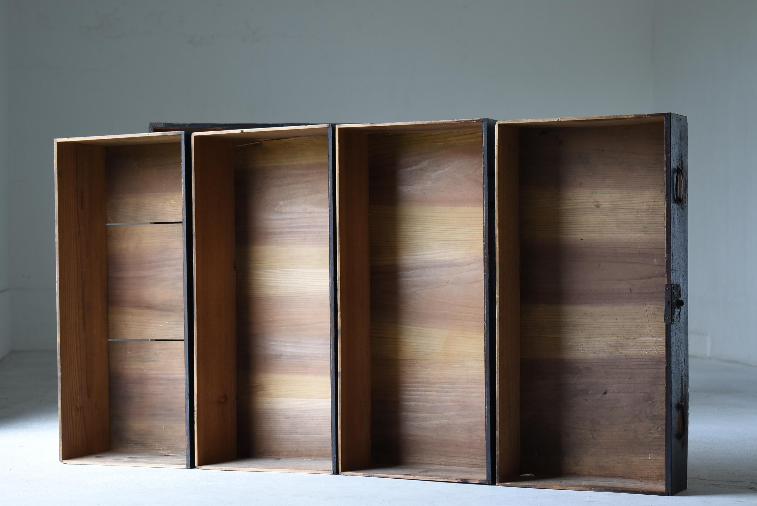 Japonés Antiguo Cajón Negro Almacenamiento 1860s-1900s / Tansu Aparador Wabi Sabi en venta 2
