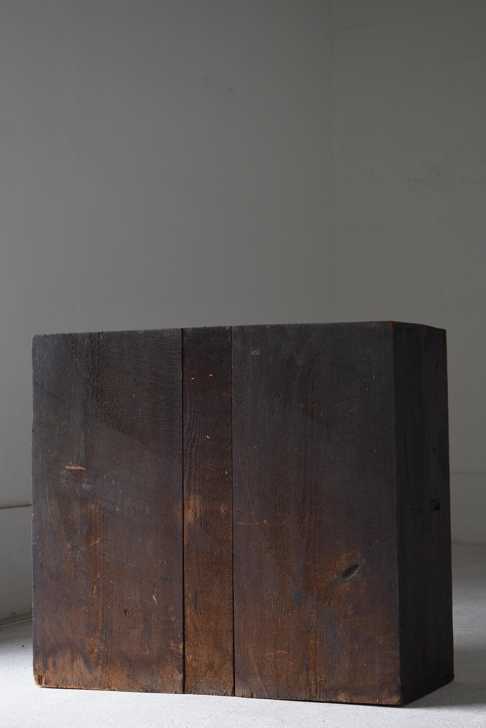 Japanese Antique Black Drawer Storage 1860s-1900s / Tansu Sideboard Wabisabi For Sale 4