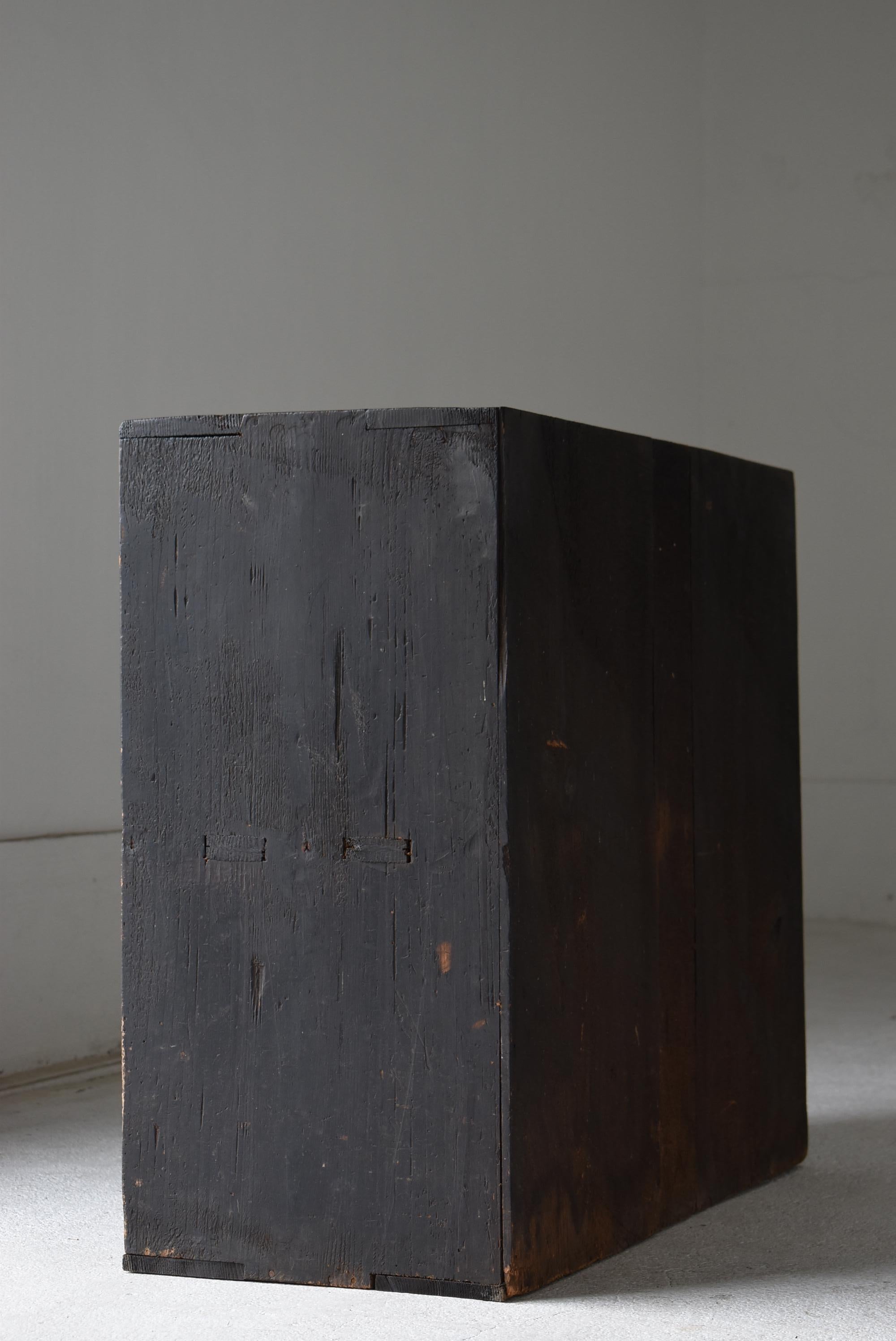 Japanese Antique Black Drawer Storage 1860s-1900s / Tansu Sideboard Wabisabi For Sale 5