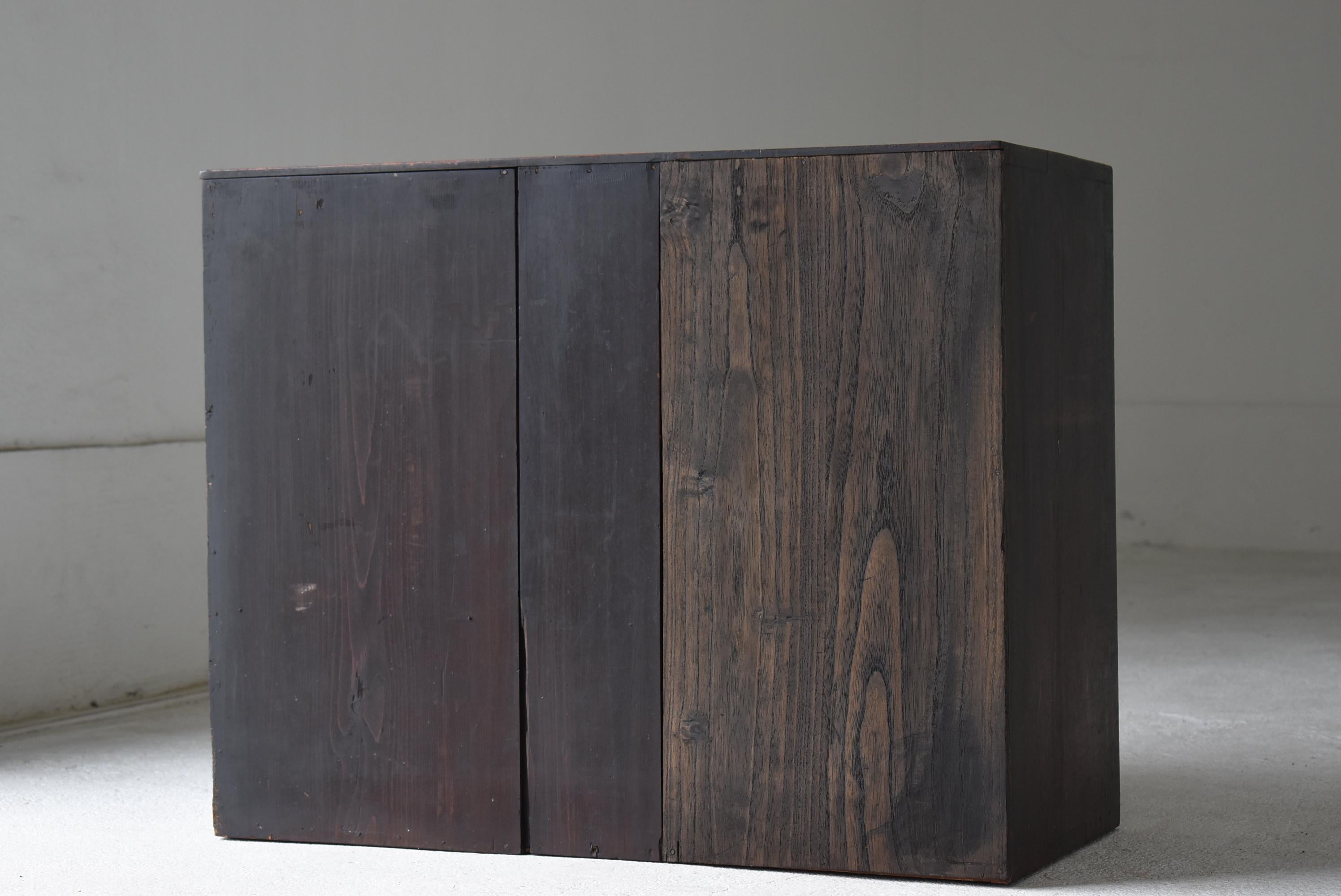 Japanese Antique Black Drawer Storage 1860s-1900s / Tansu Sideboard Wabisabi For Sale 6