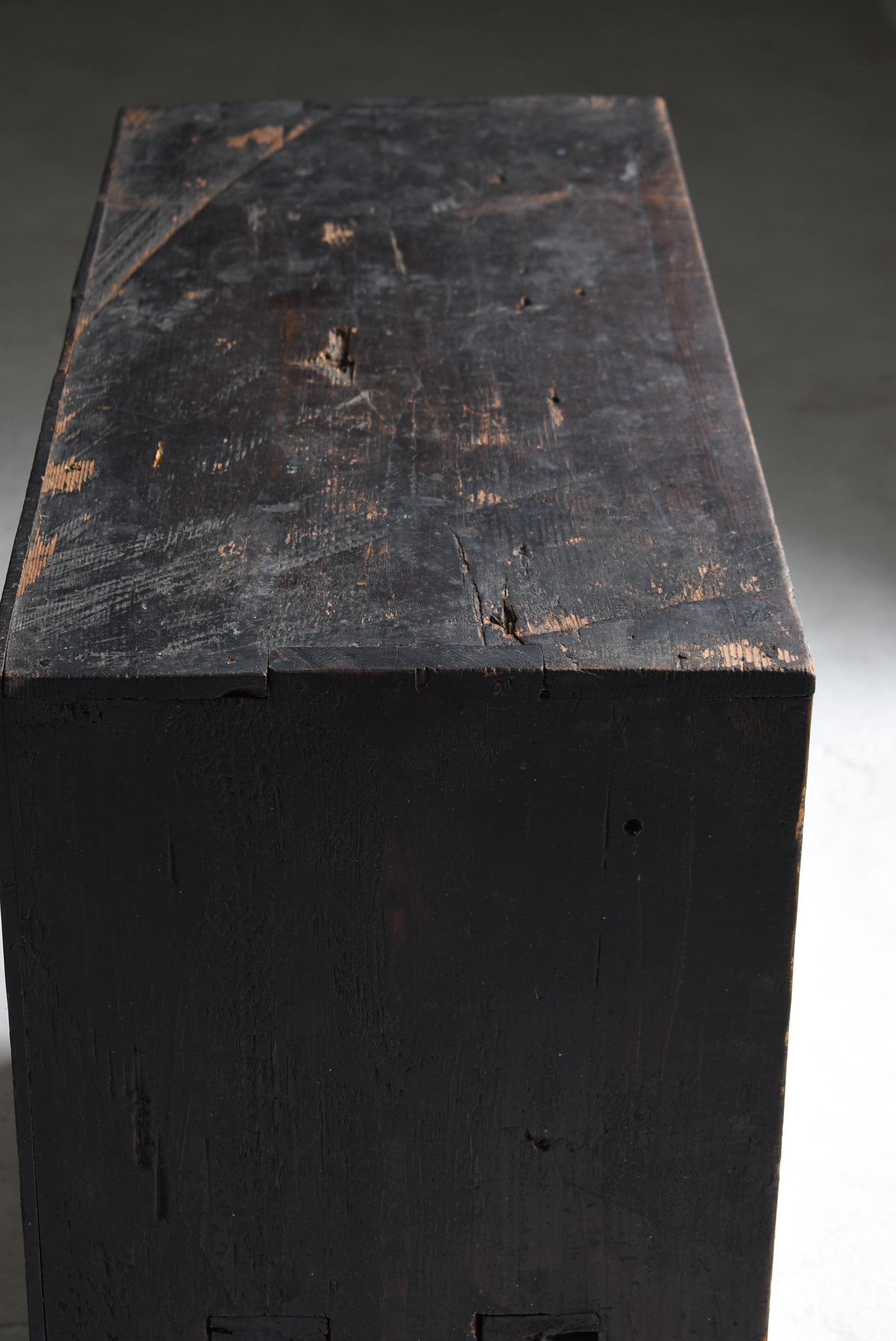 Japanese Antique Black Drawer Storage 1860s-1900s / Tansu Sideboard Wabisabi For Sale 6