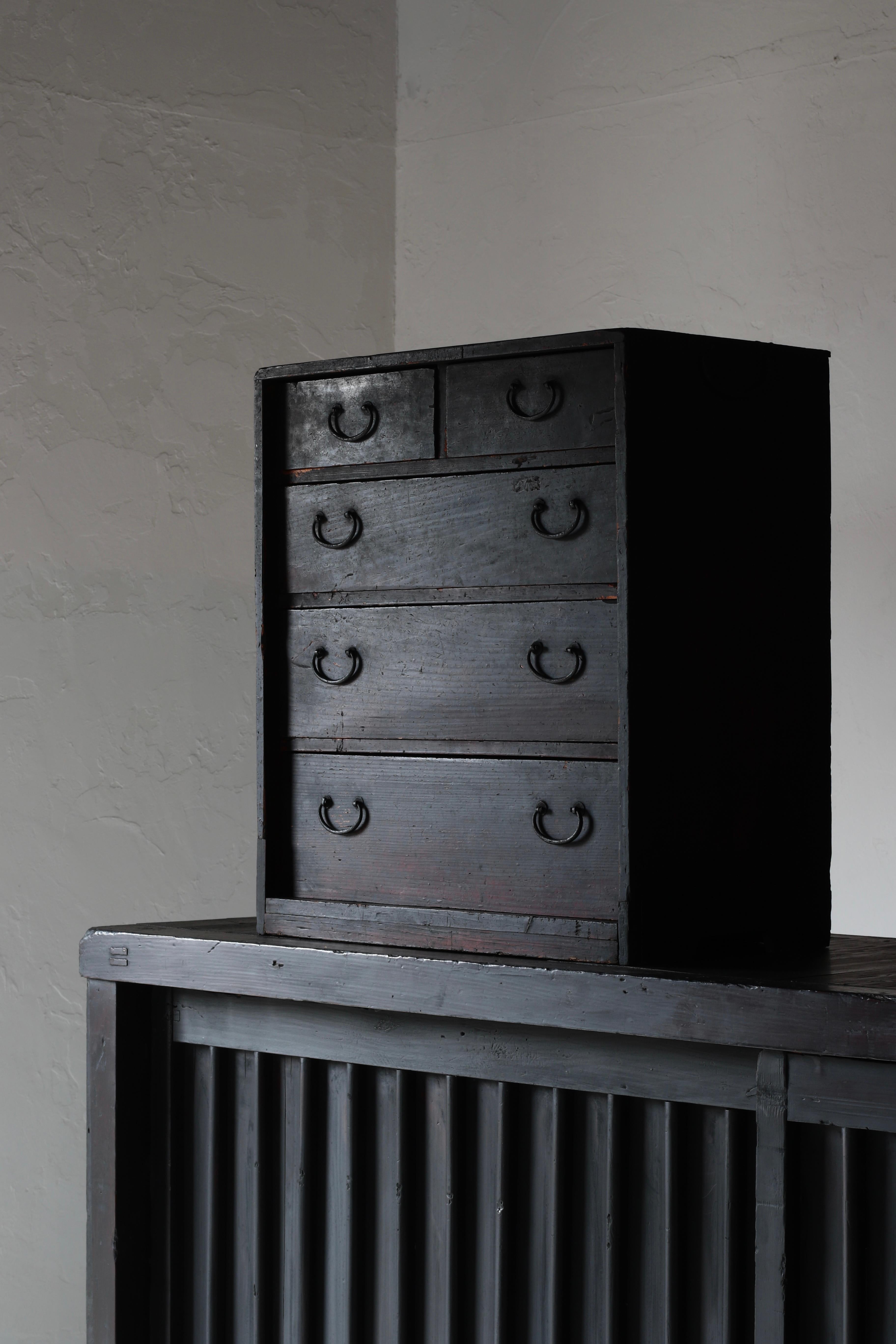 Cajón Negro Antiguo Japonés / Almacenamiento Tansu / 1868s / Wabi-Sabi Mingei en venta 6