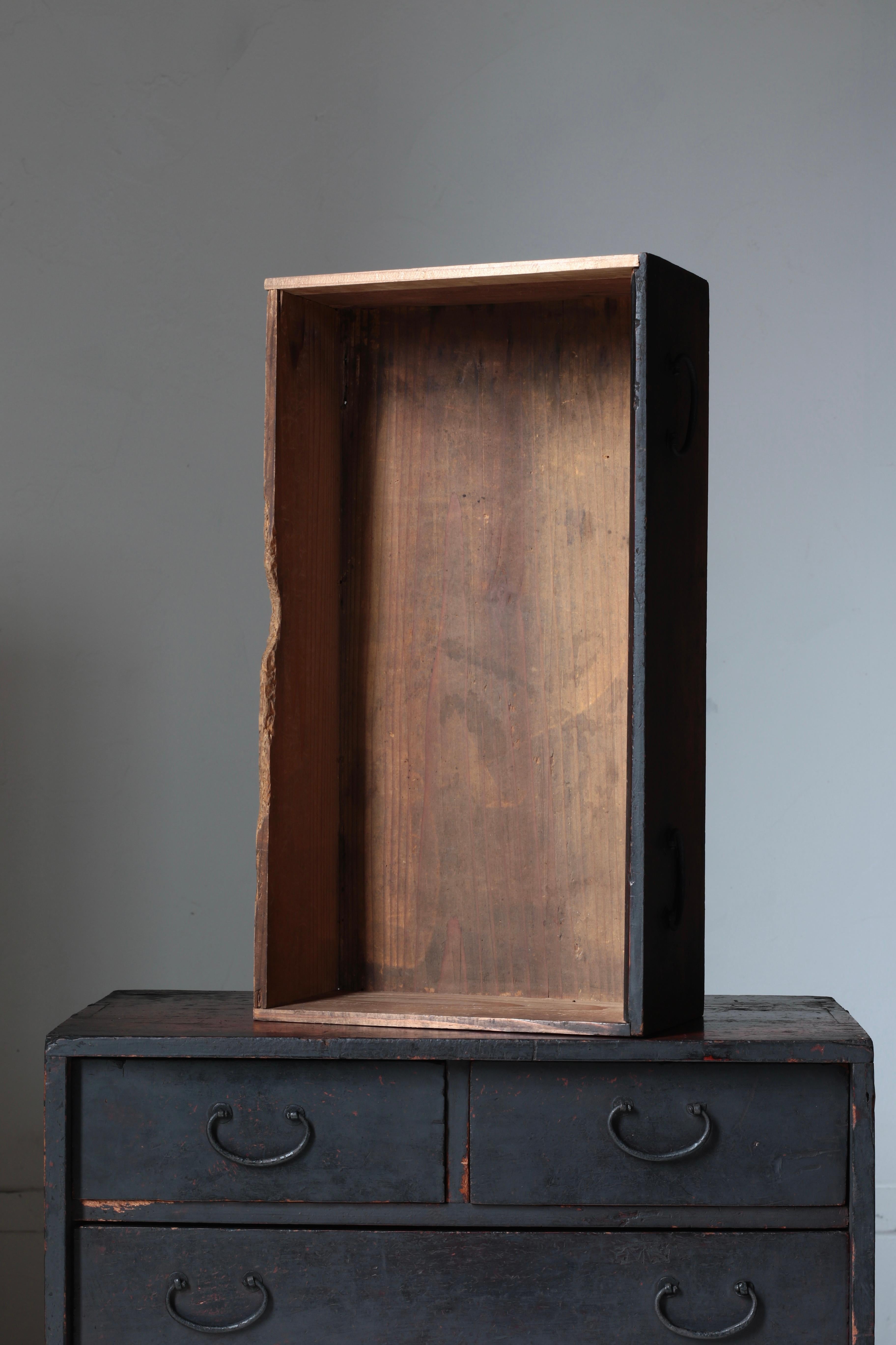 Cajón Negro Antiguo Japonés / Almacenamiento Tansu / 1868s / Wabi-Sabi Mingei en venta 9