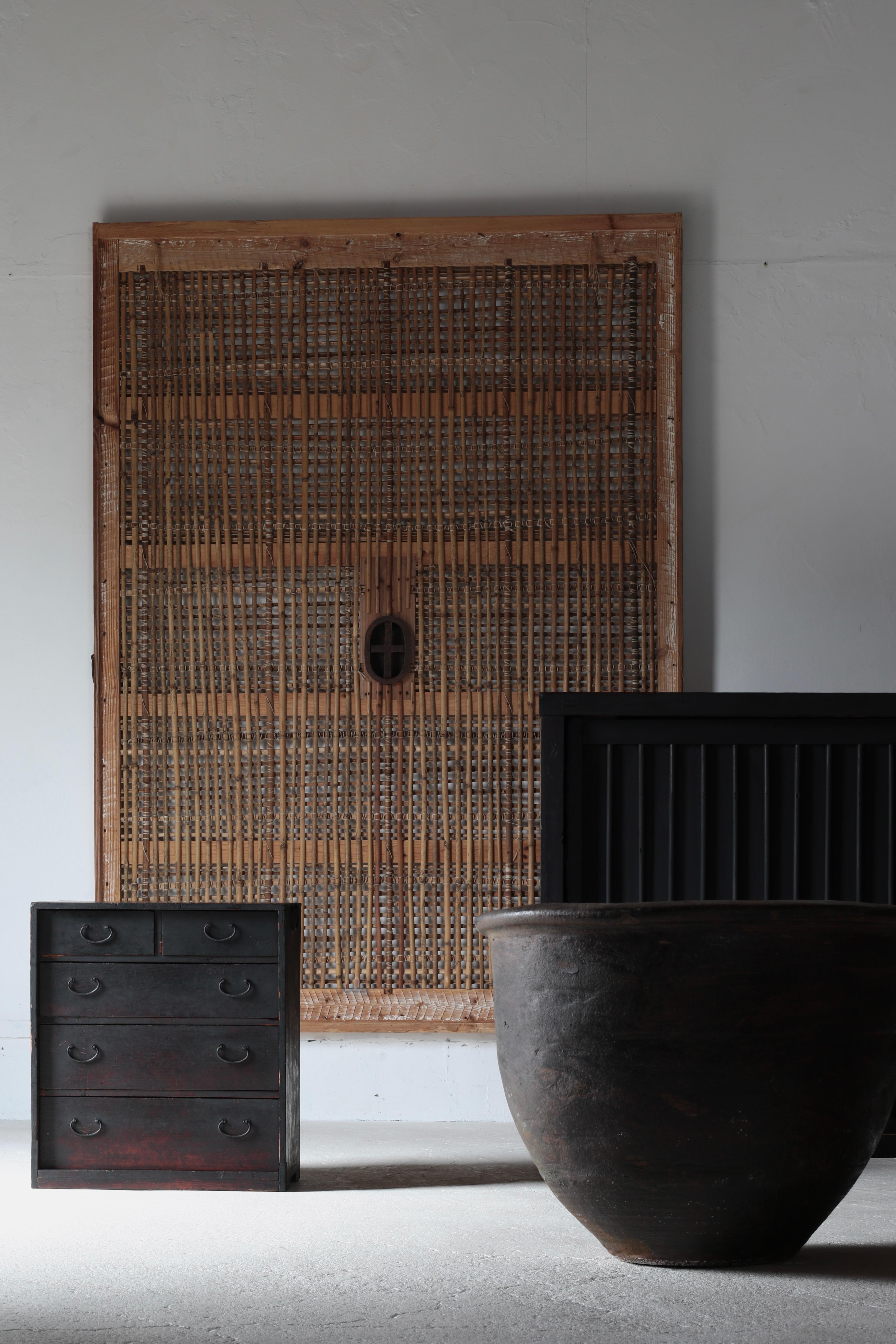 Cajón Negro Antiguo Japonés / Almacenamiento Tansu / 1868s / Wabi-Sabi Mingei Meiji en venta