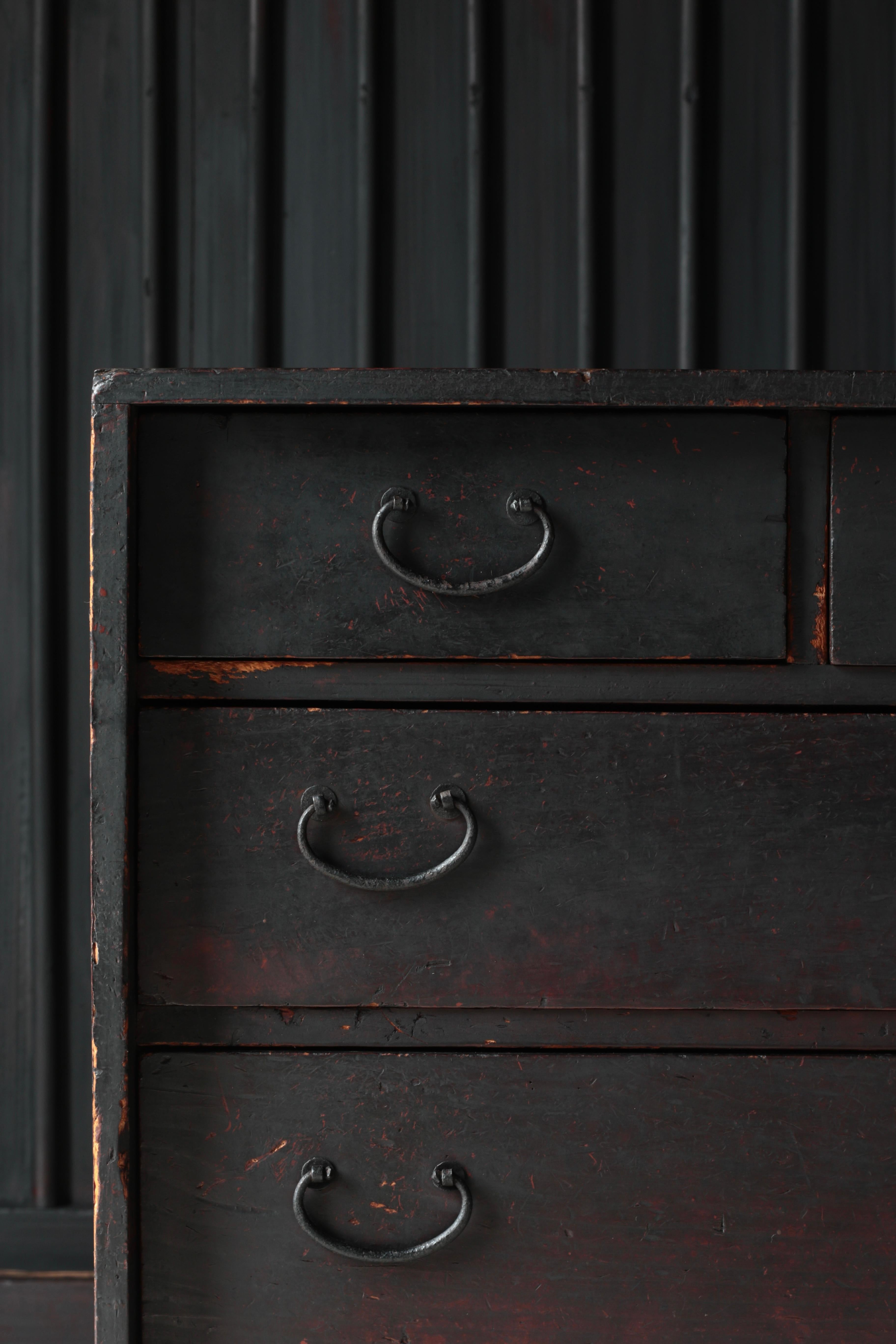 Cajón Negro Antiguo Japonés / Almacenamiento Tansu / 1868s / Wabi-Sabi Mingei Hierro en venta