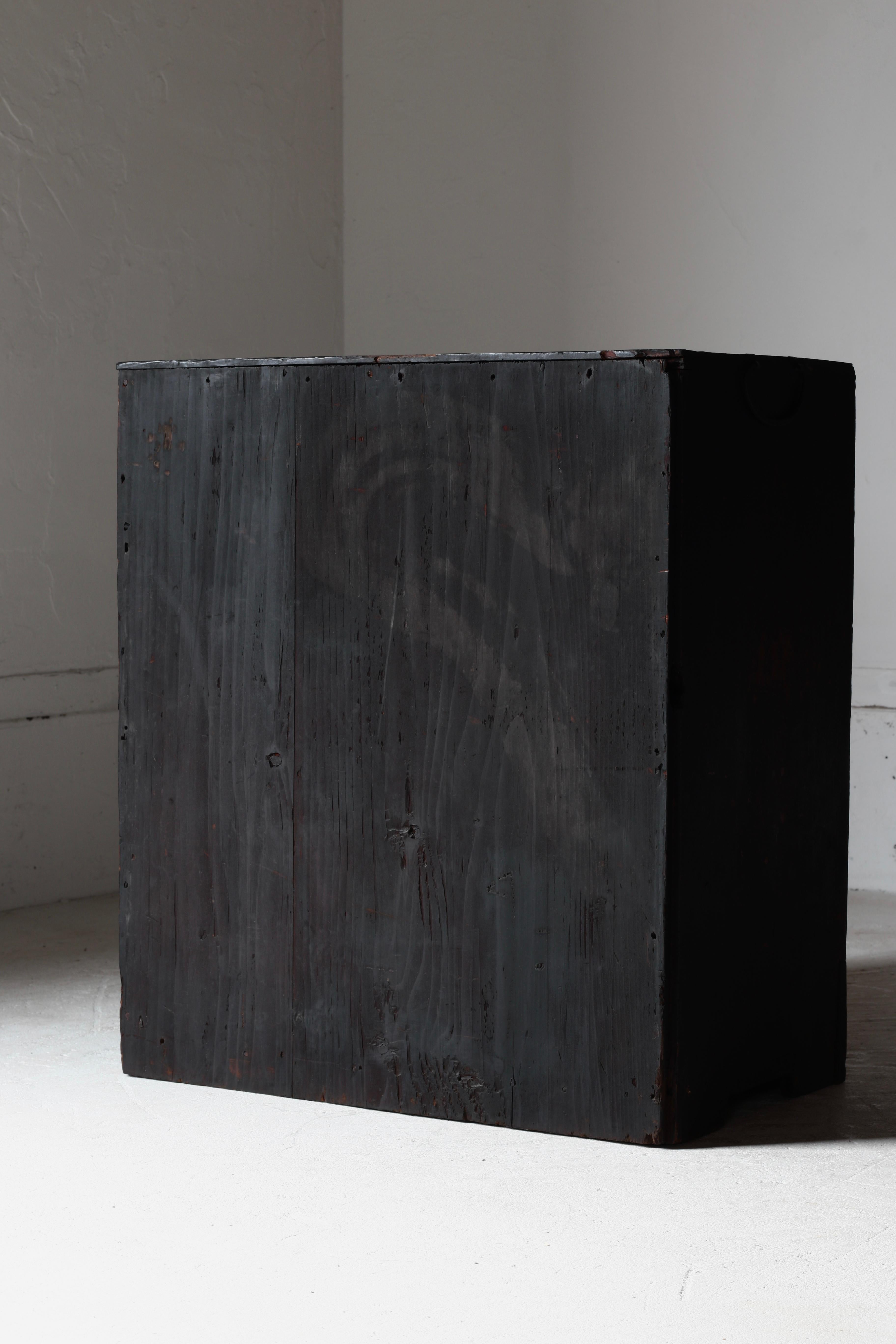 Cajón Negro Antiguo Japonés / Almacenamiento Tansu / 1868s / Wabi-Sabi Mingei en venta 2