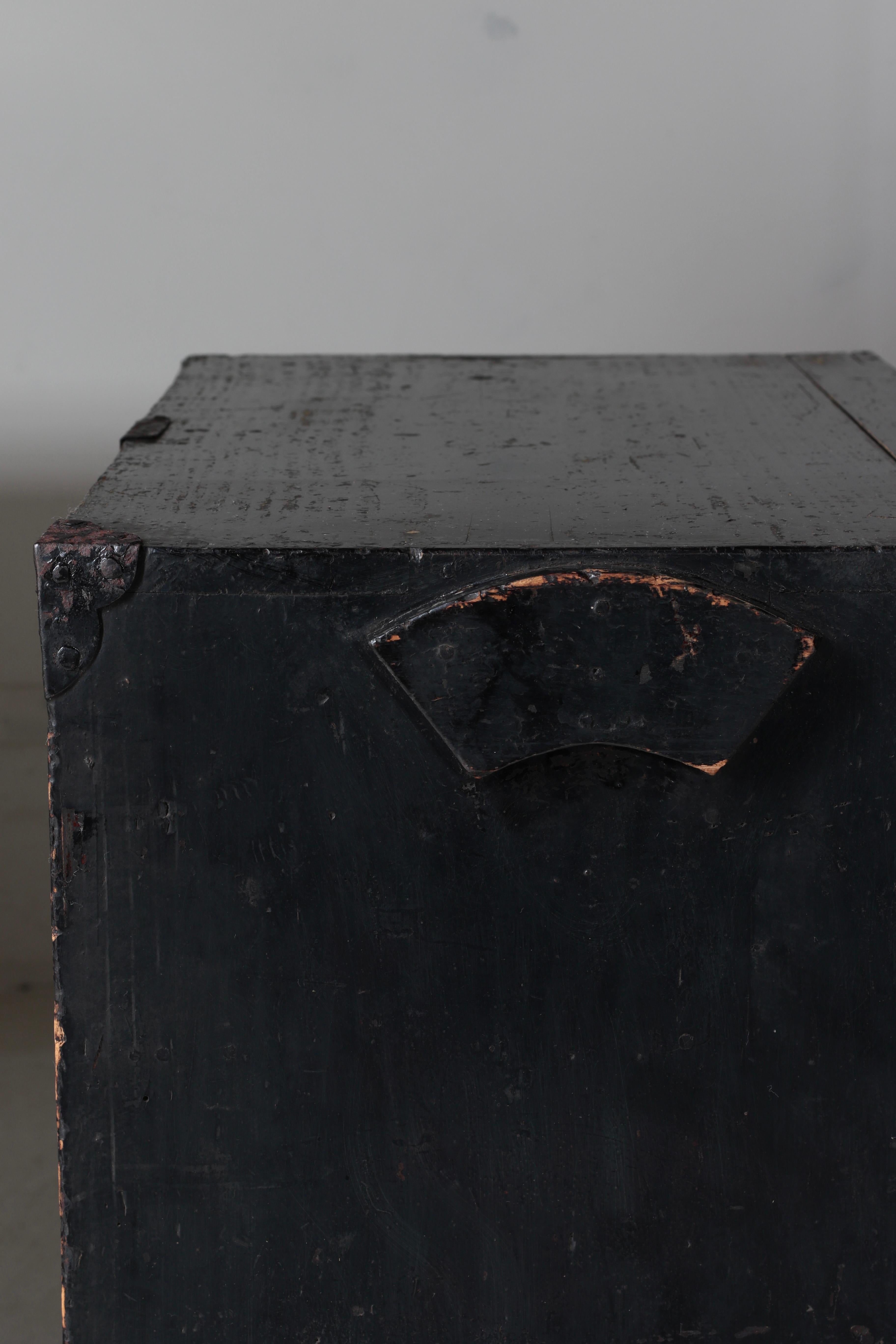 Japanese Antique Black Drawer / Storage Tansu / 1905s / Wabi-Sabi Mingei For Sale 1