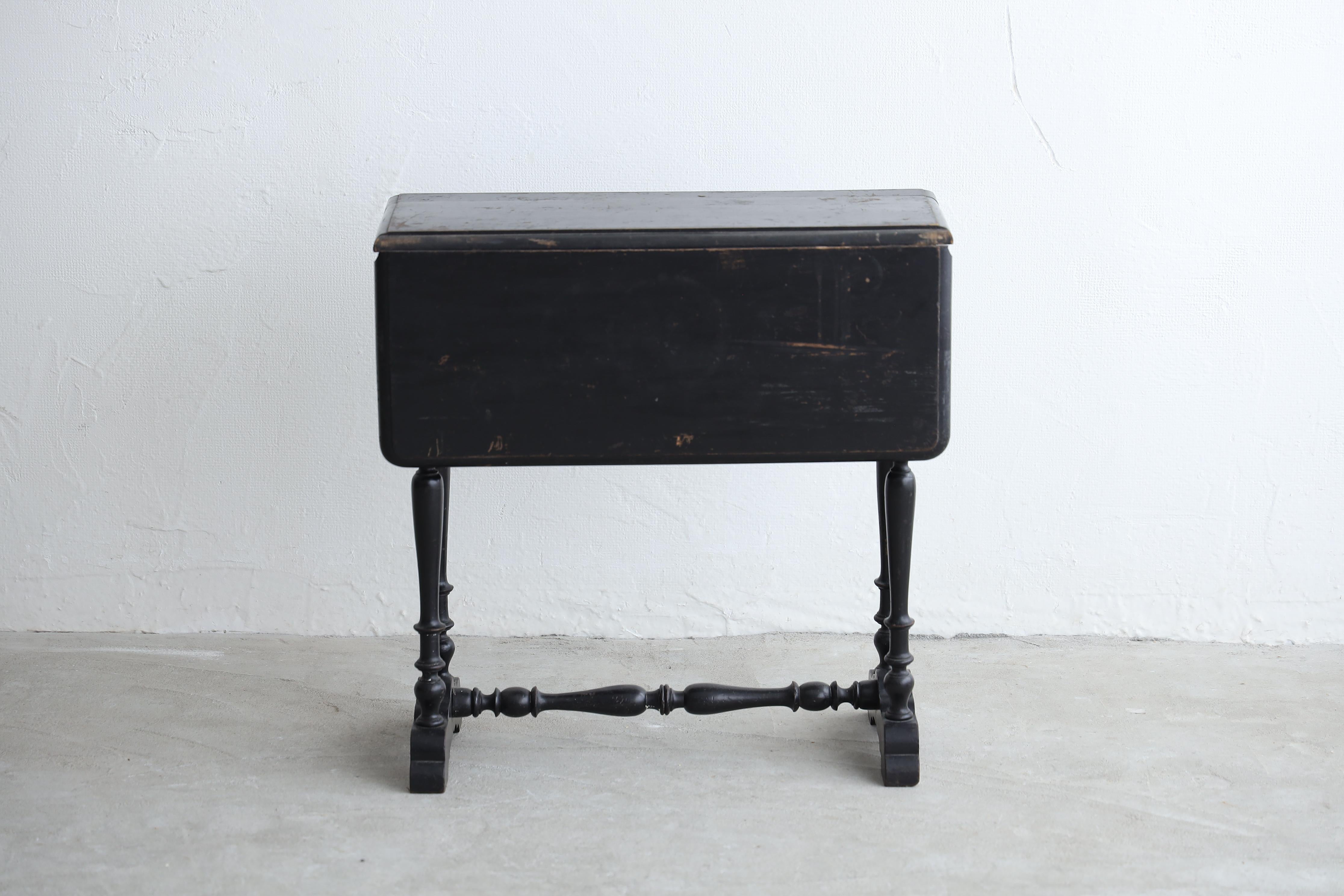 Mesa plegable japonesa antigua negra, Wabi-sabi, Japandi en venta 8