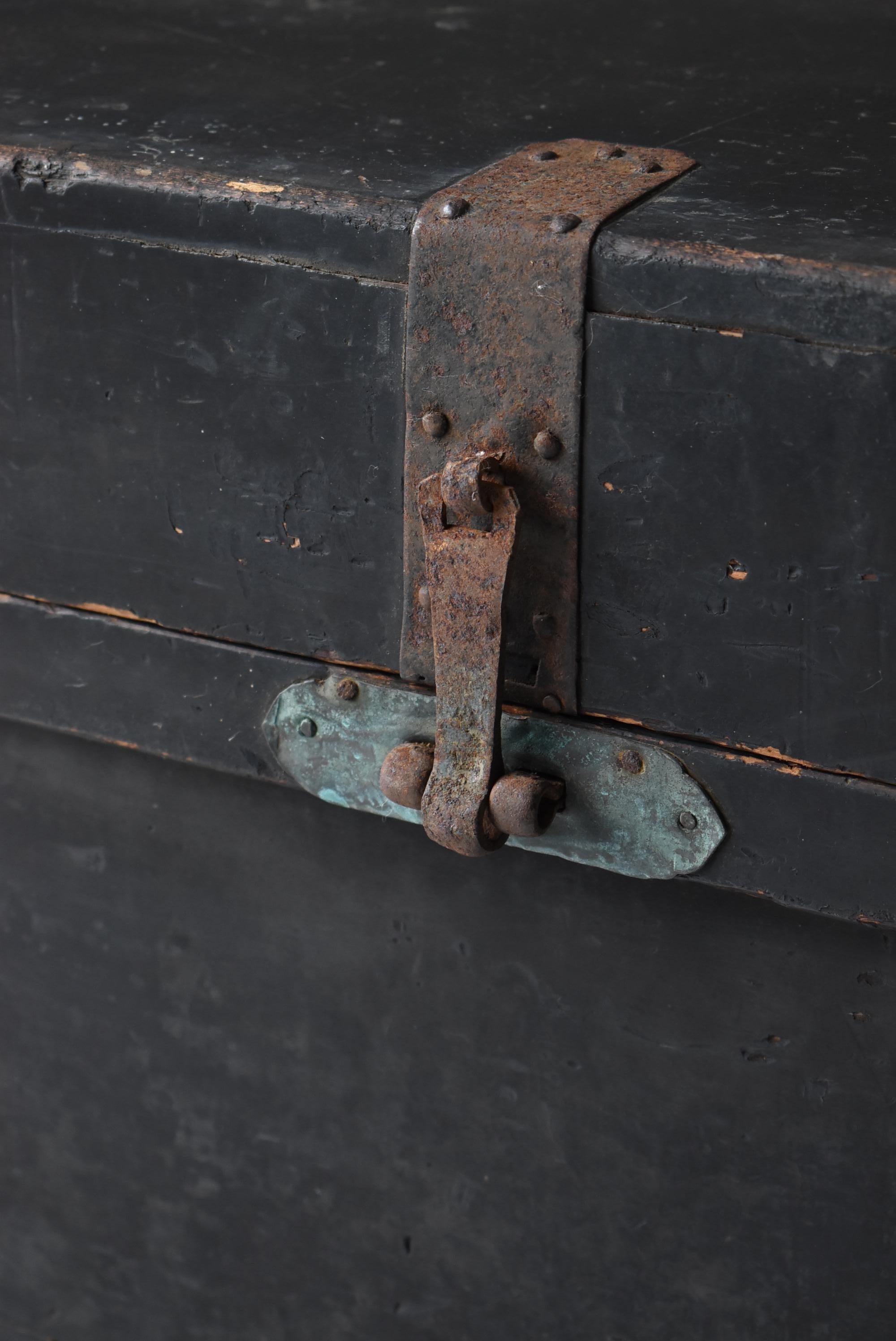 Copper Japanese Antique Black Lacquered Box 1860s-1900s / Tansu Sideboard Wabisabi For Sale
