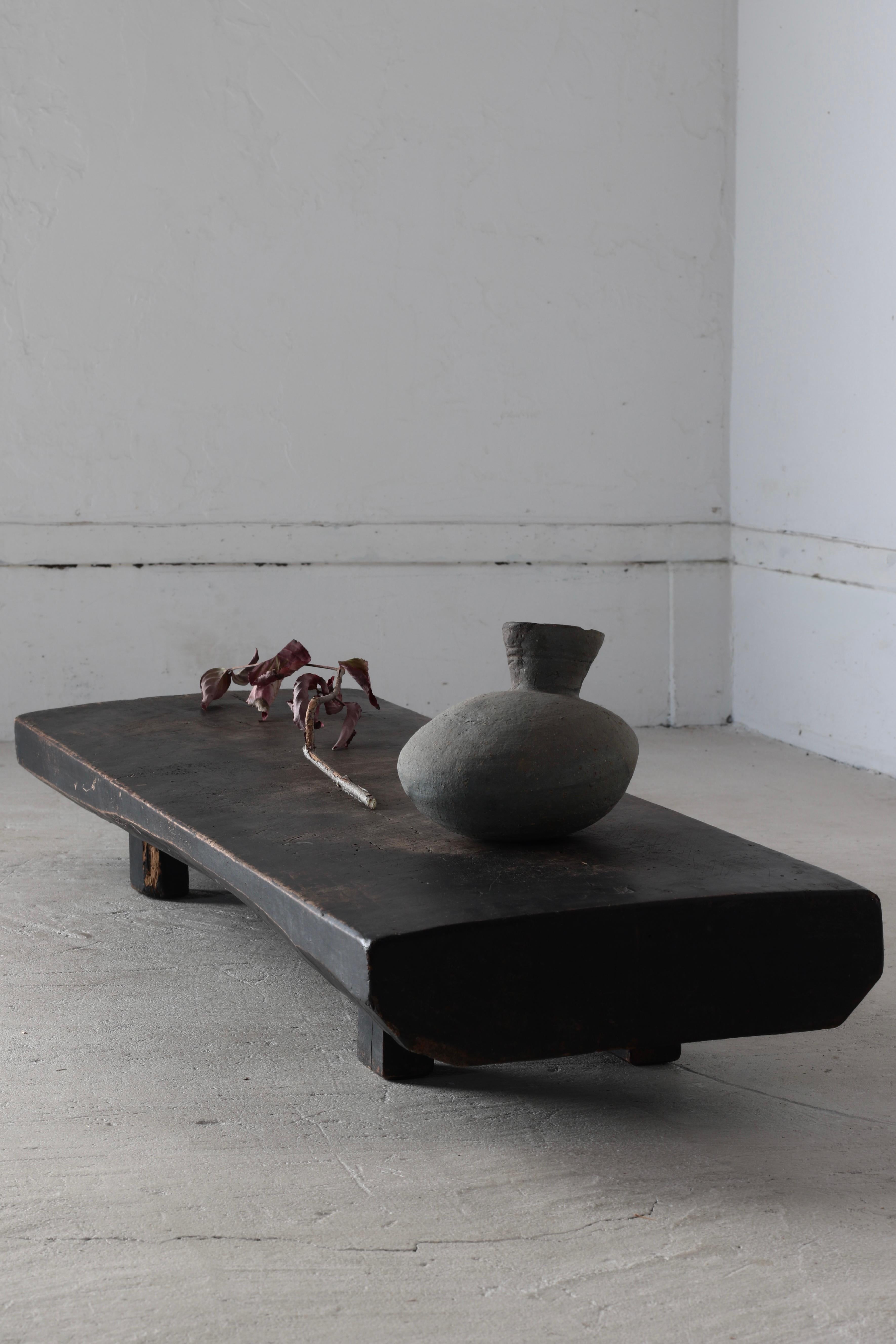 Primitif Table basse japonaise antique noire / Table de canapé Table à café / Wabi-sabi Primitive