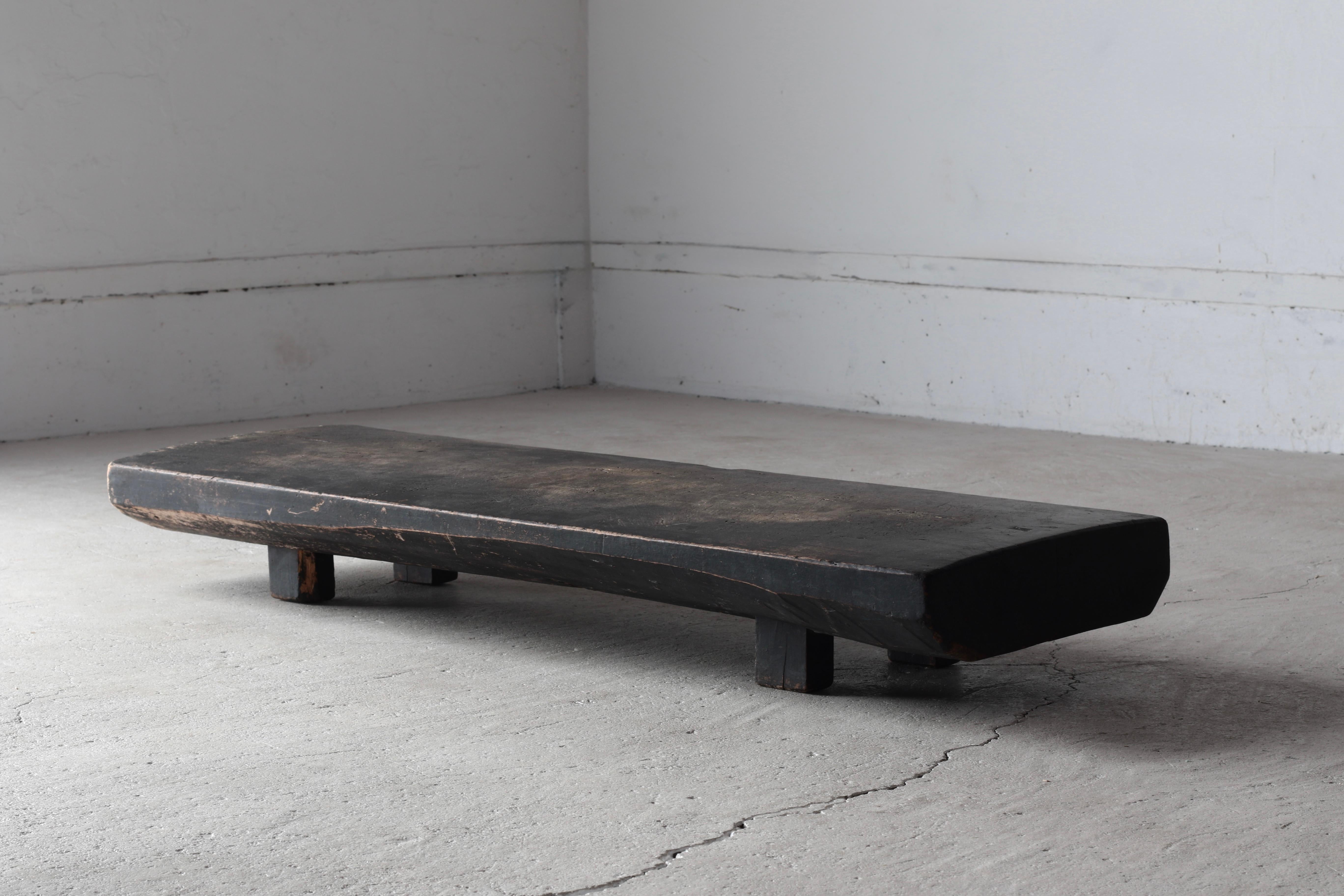 Table basse japonaise antique noire / Table de canapé Table à café / Wabi-sabi Primitive Bon état à Iwate-gun Shizukuishi-cho, Iwate Prefecture