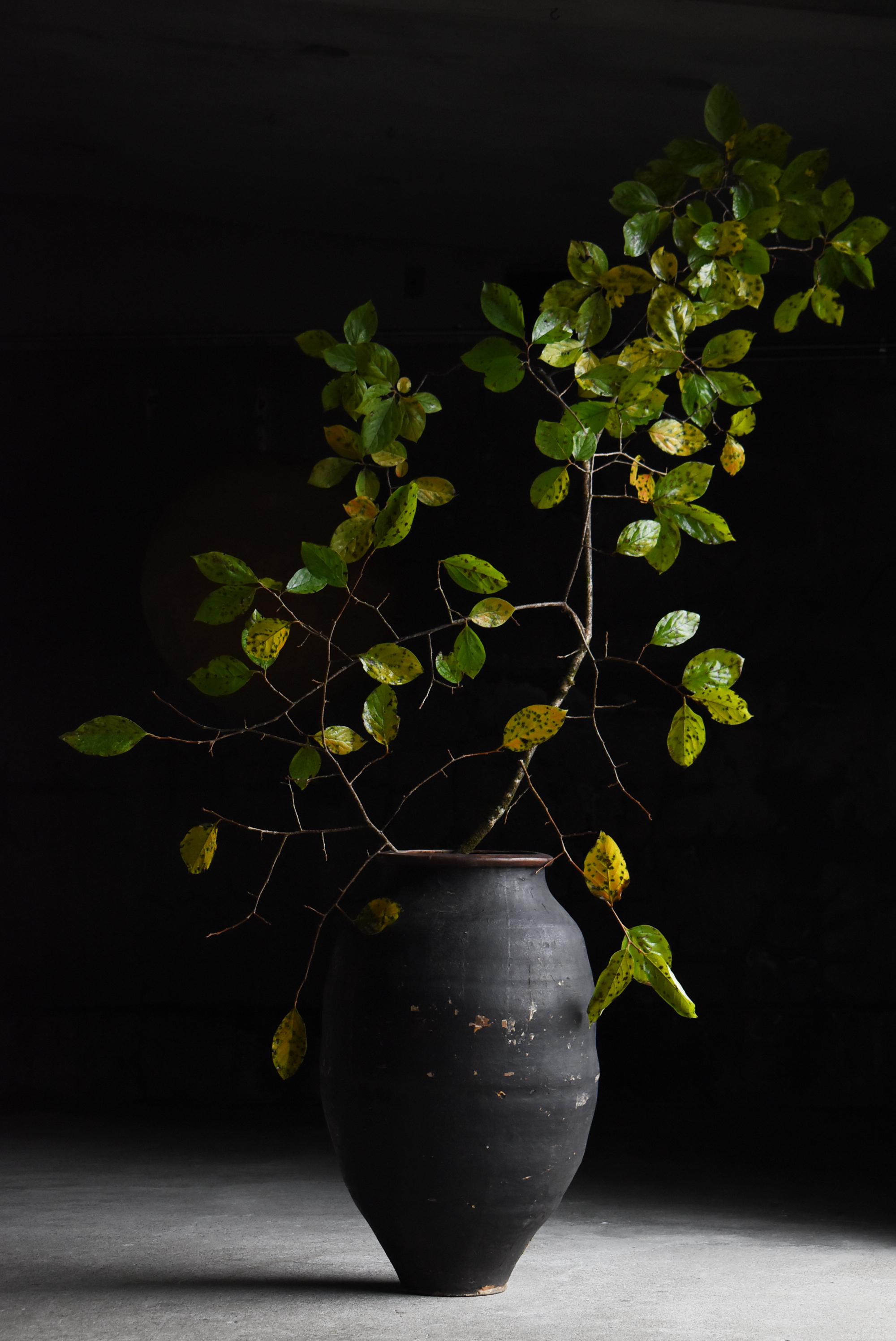 Vase japonais ancien en poterie recouverte de papier noir 1860s-1900s / Wabi Sabi en vente 8