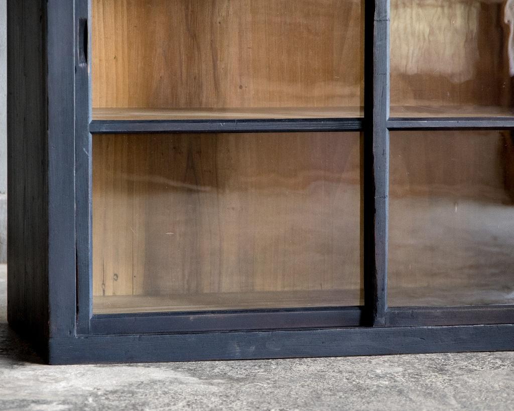Japanese Antique Black Sliding Glass Door Cabinet, Early Showa Period '1926-' For Sale 8