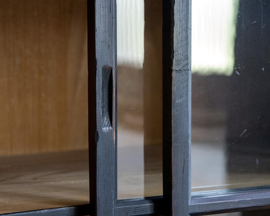 Japanese Antique Black Sliding Glass Door Cabinet, Early Showa Period '1926-' For Sale 10