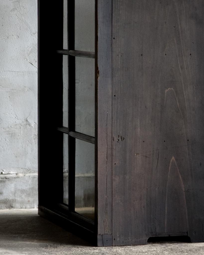 Japanese Antique Black Sliding Glass Door Cabinet, Early Showa Period '1926-' For Sale 3