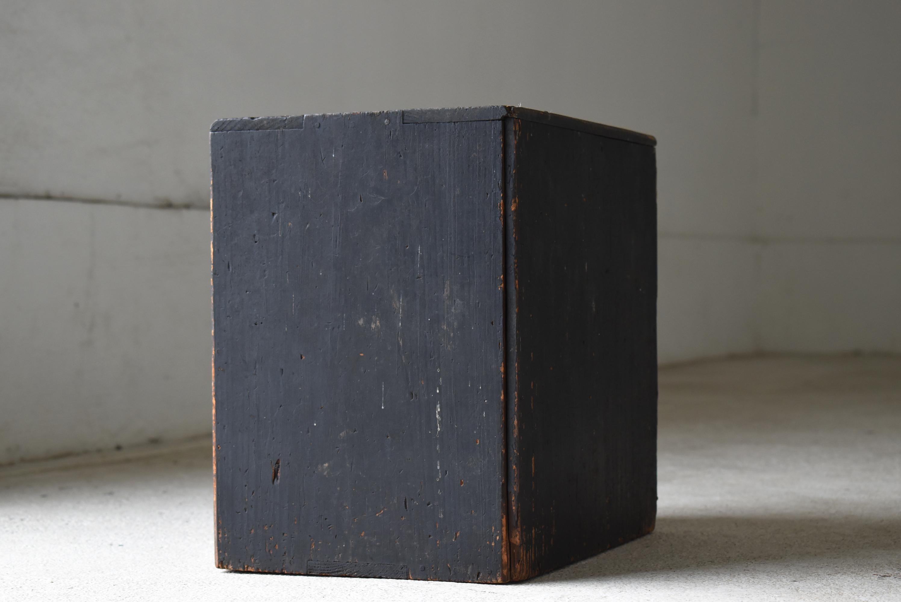 Japanische Antike Schwarze Kleine Schublade 1860er-1900er Jahre / Tansu Lagerung Wabisabi im Angebot 8