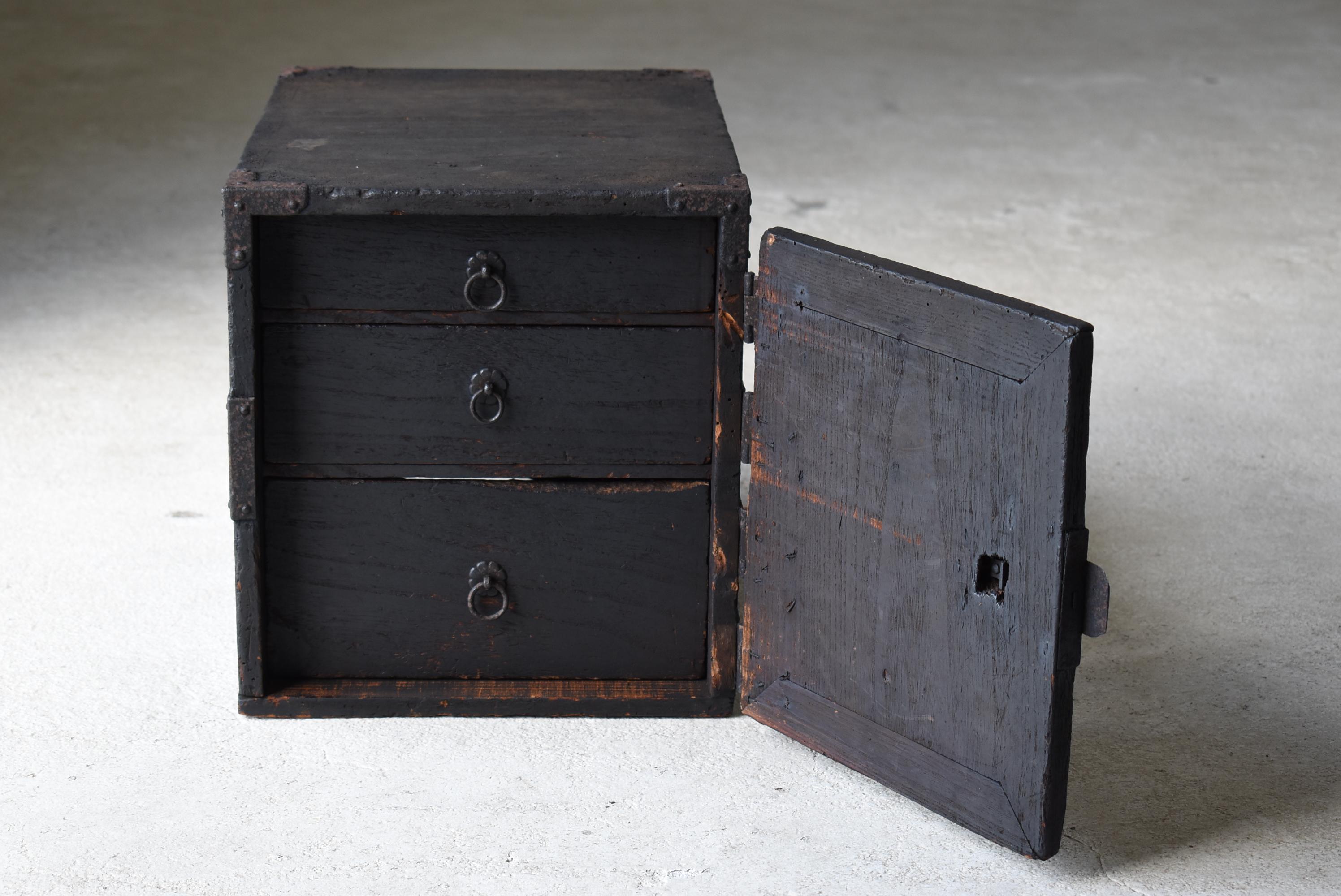 Japanese Antique Black Storage Box 1800s-1860s / Drawer Tansu Wabisabi For Sale 2