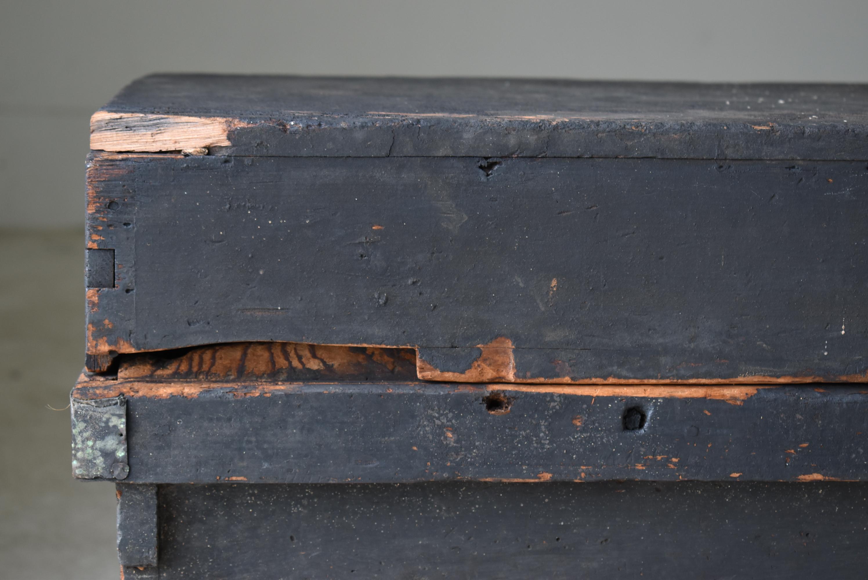 Japanese Antique Black Storage Box 1800s-1860s / Tansu Sofa Table Wabi Sabi For Sale 7