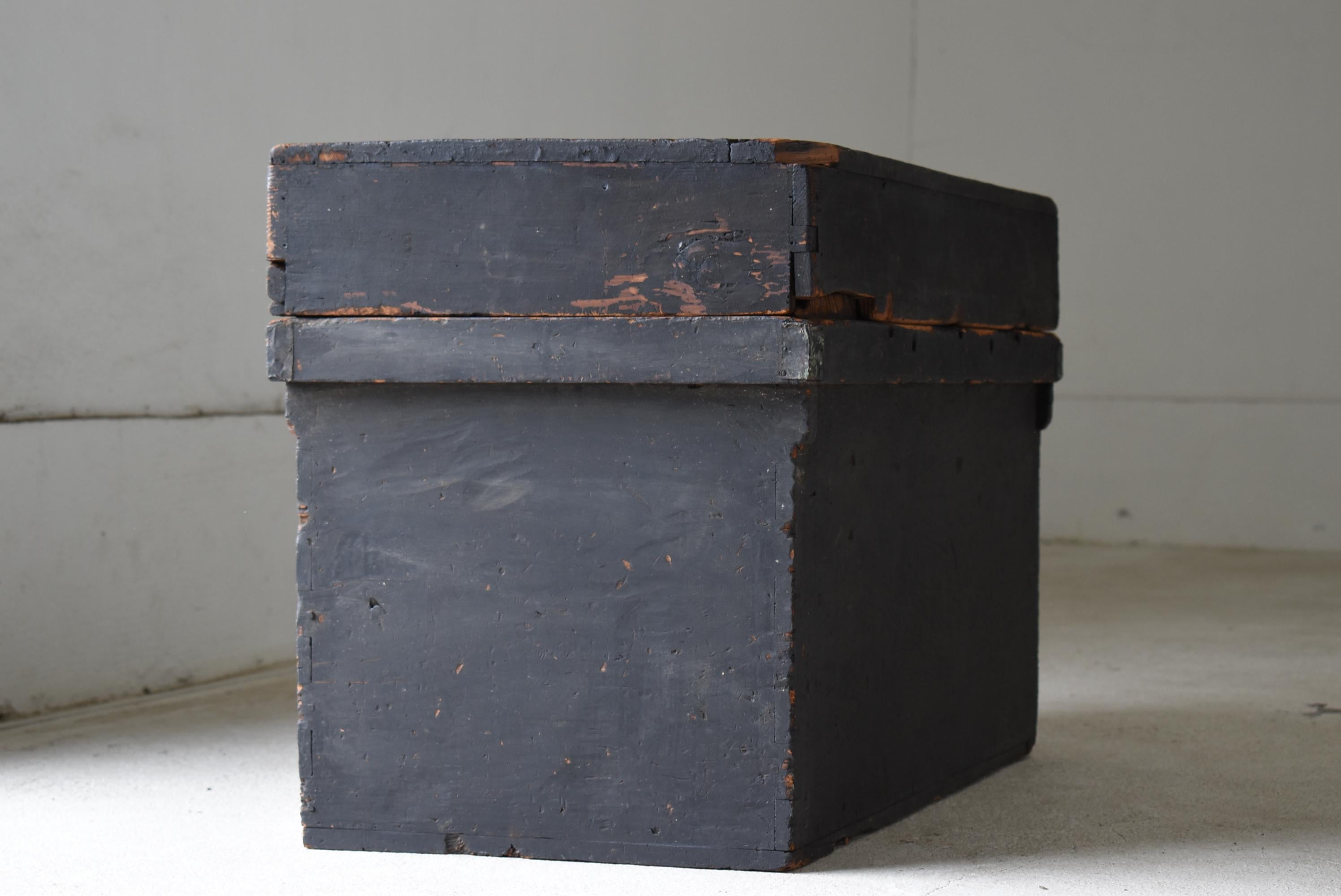 Japanese Antique Black Storage Box 1800s-1860s / Tansu Sofa Table Wabi Sabi For Sale 8