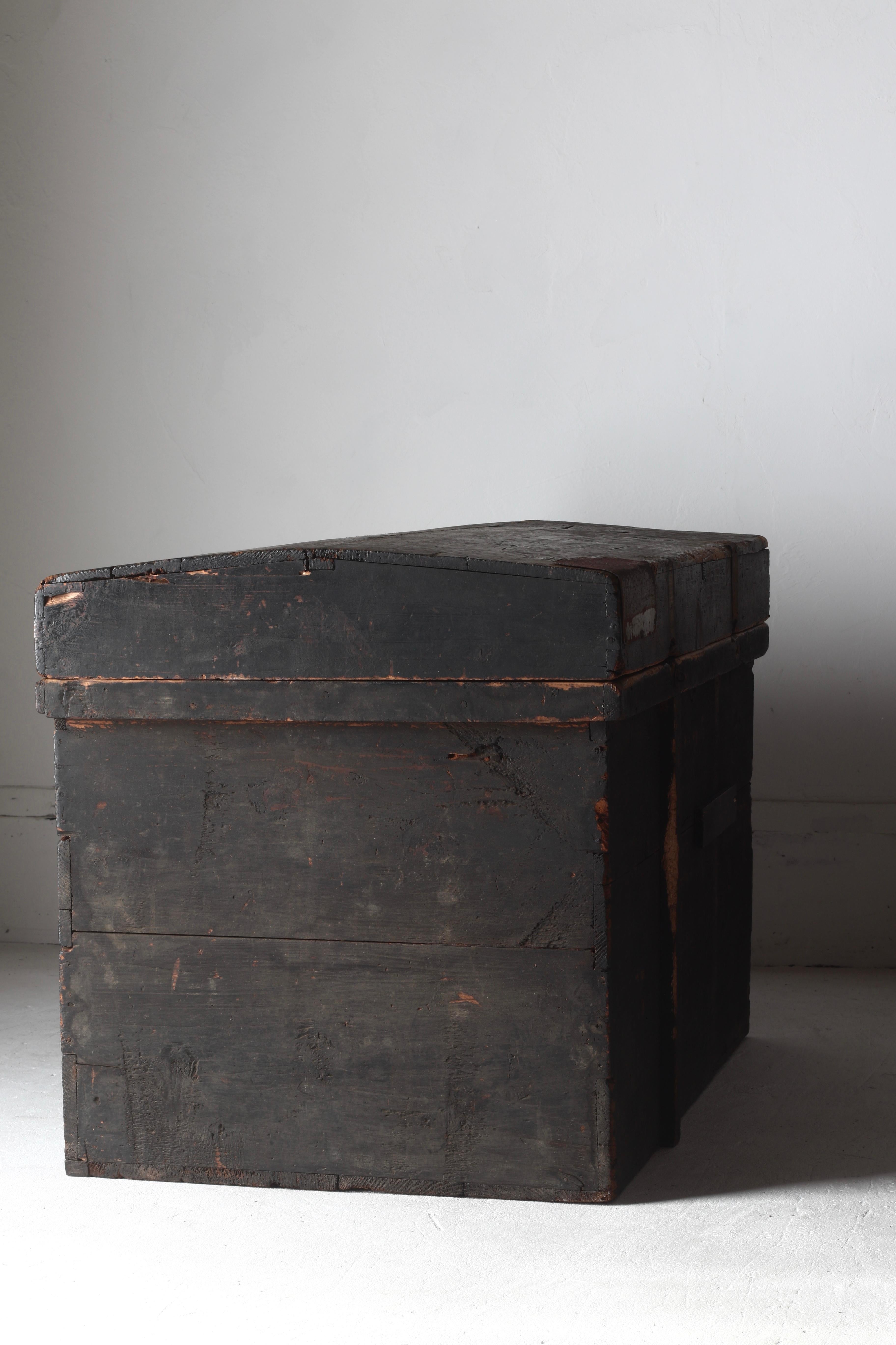 Scatola nera antica giapponese / Coperte / 1800-1868s Wabi-sabi in vendita 5