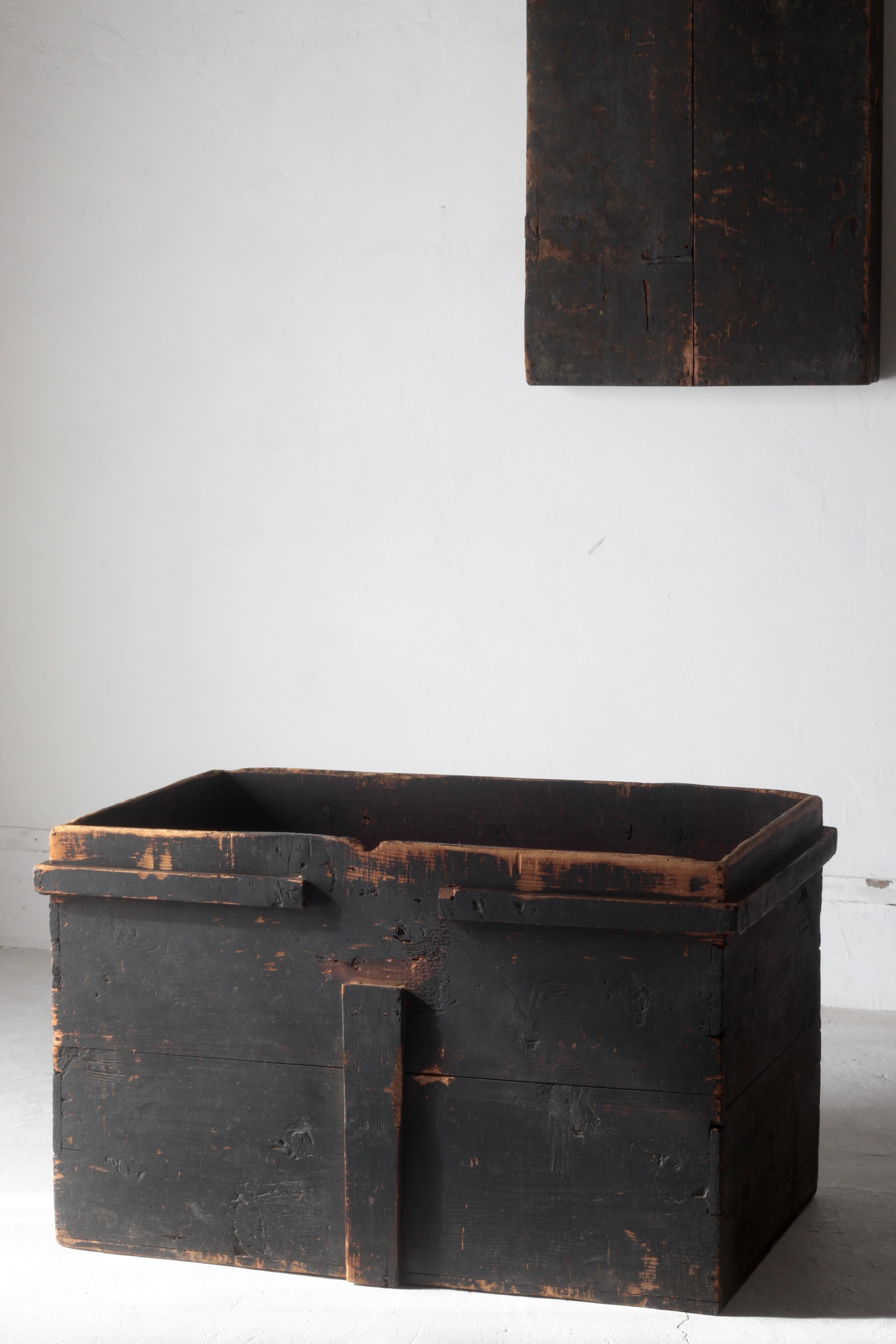 Edo Scatola nera antica giapponese / Coperte / 1800-1868s Wabi-sabi in vendita