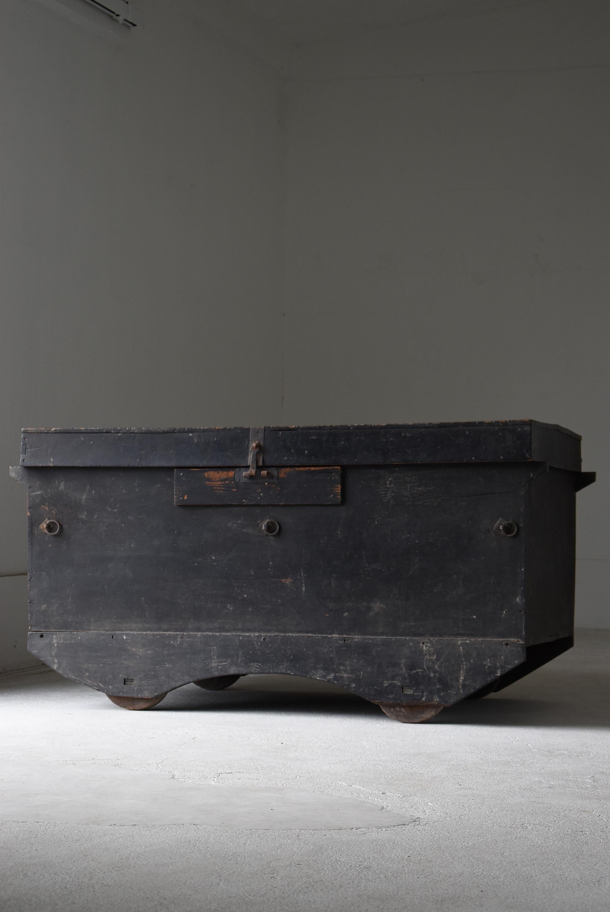 Edo Japanese Antique Black Tansu 1800s-1860s/Chest of Drawers Cabinet Wabisabi