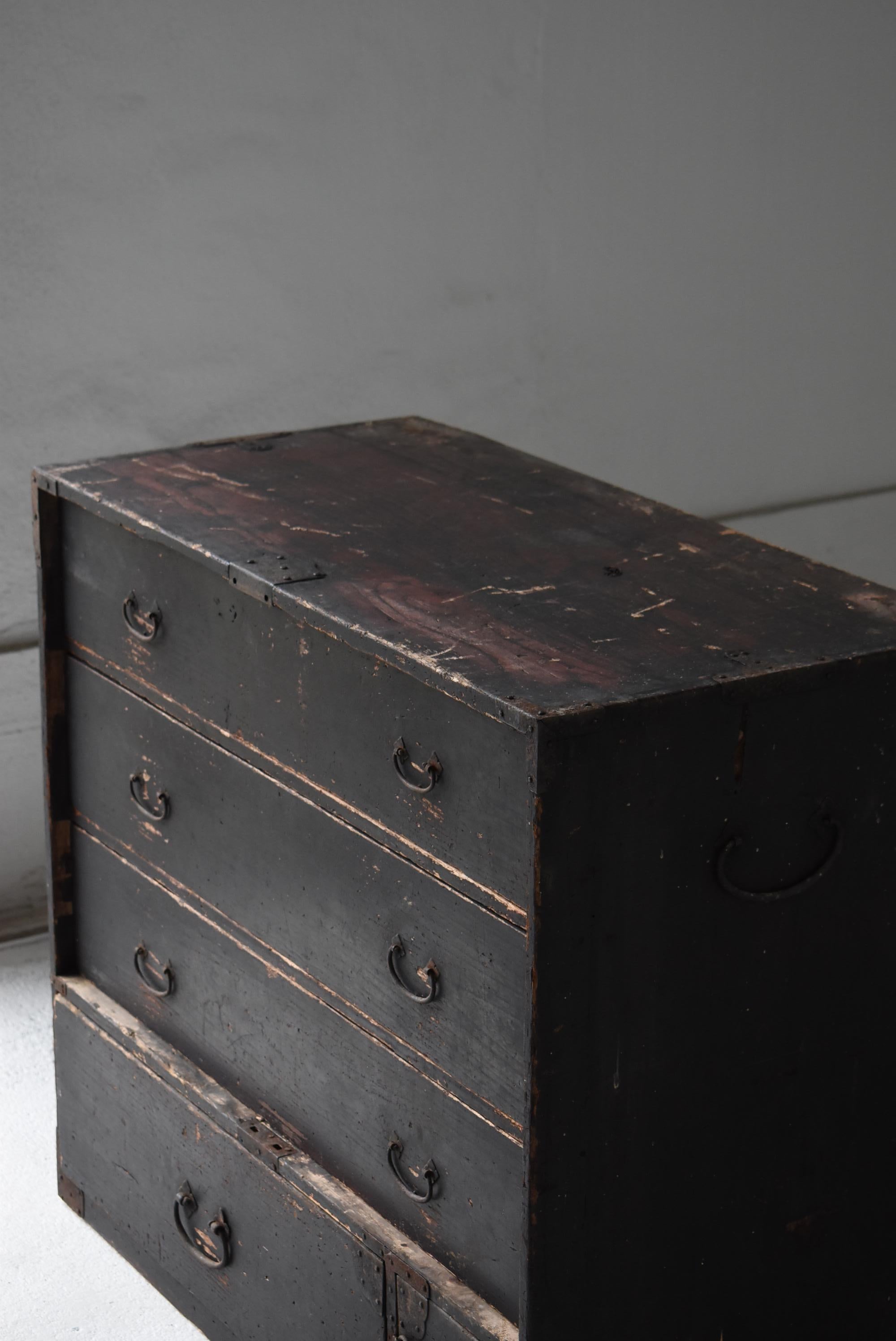 Travail du bois Ancien Tansu Noir Japonais 1860s-1900s / Buffet Tiroir de Rangement Wabisabi en vente