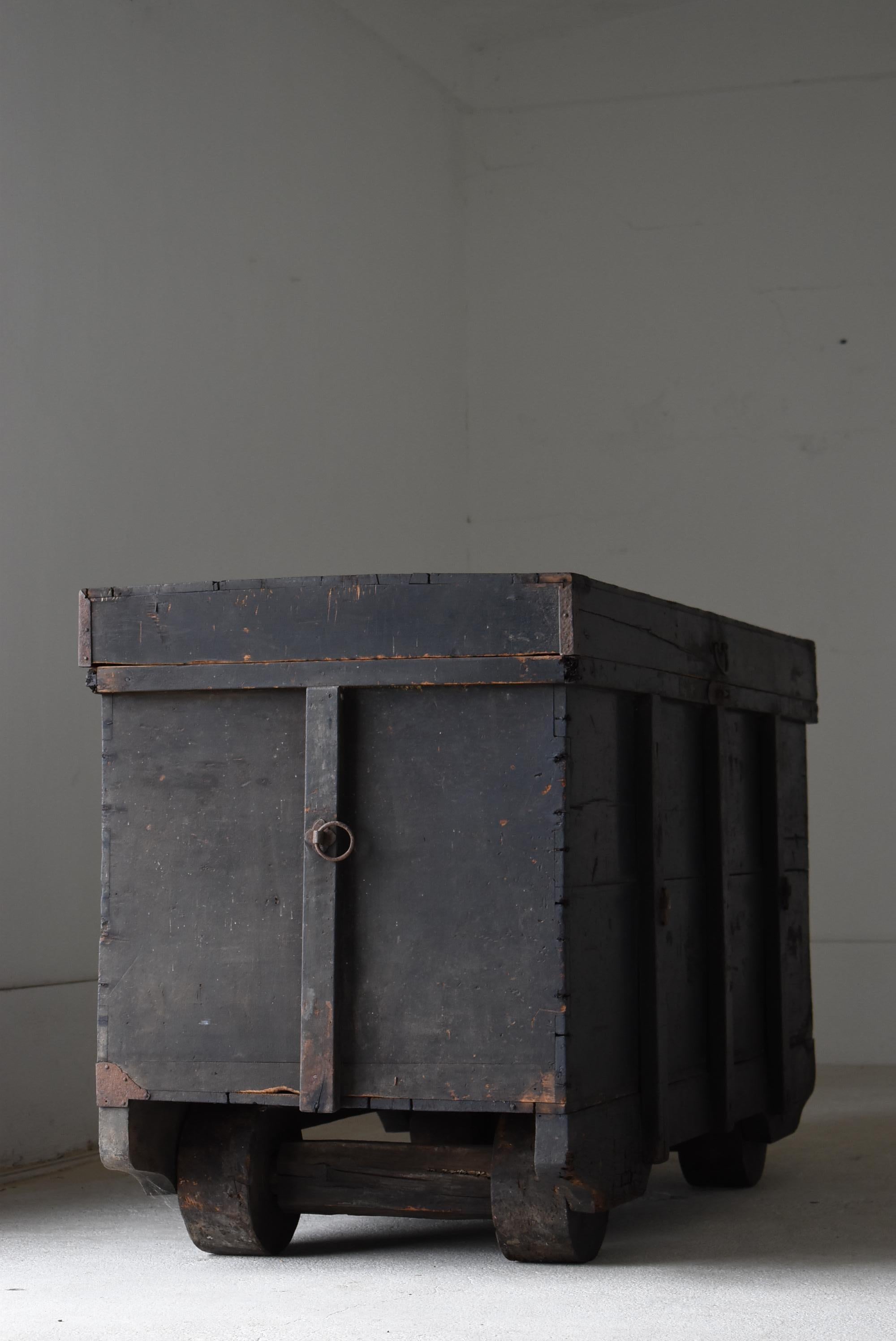 Japanese Antique Black Tansu 1860s-1900s / Storage Box Cabinet Wabi Sabi  4
