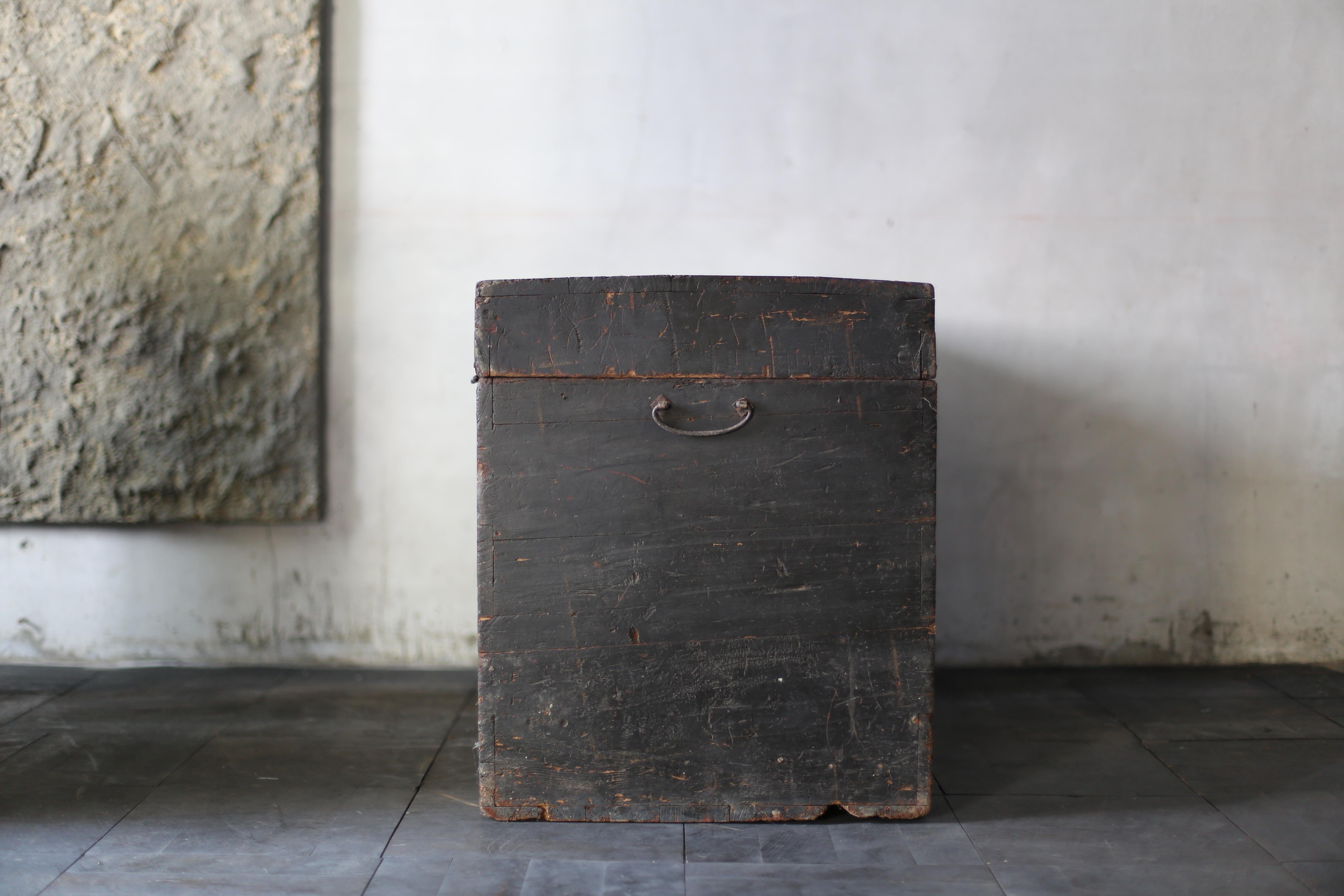 Japanese Antique Black Tansu 1860s-1900s / Storage Box Sofa Table Wabisabi For Sale 9