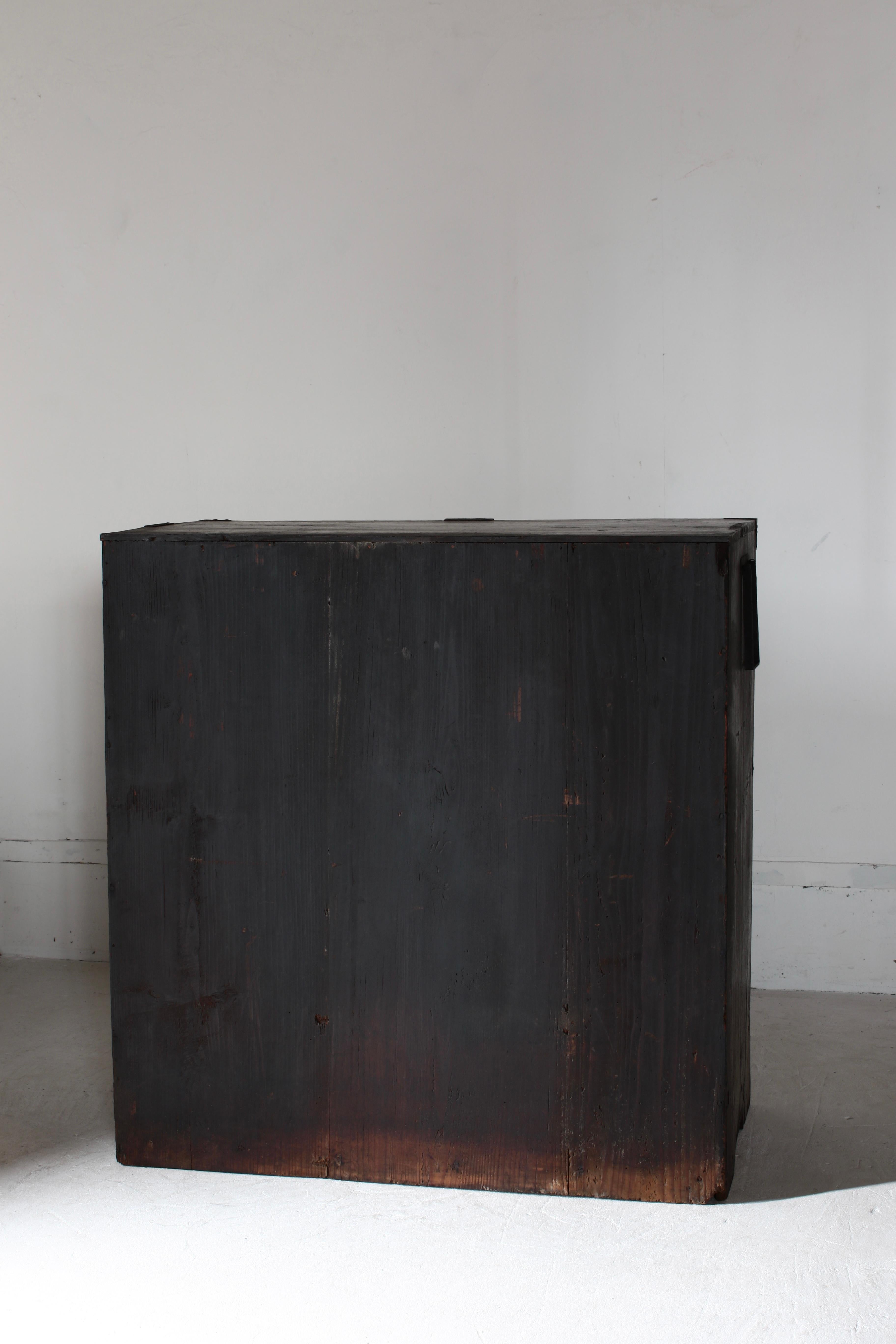 Antiquités japonaises Tansu / Tiroir de cabinet noir / 1868-1912s / Wabi-Sabi Mingei 1