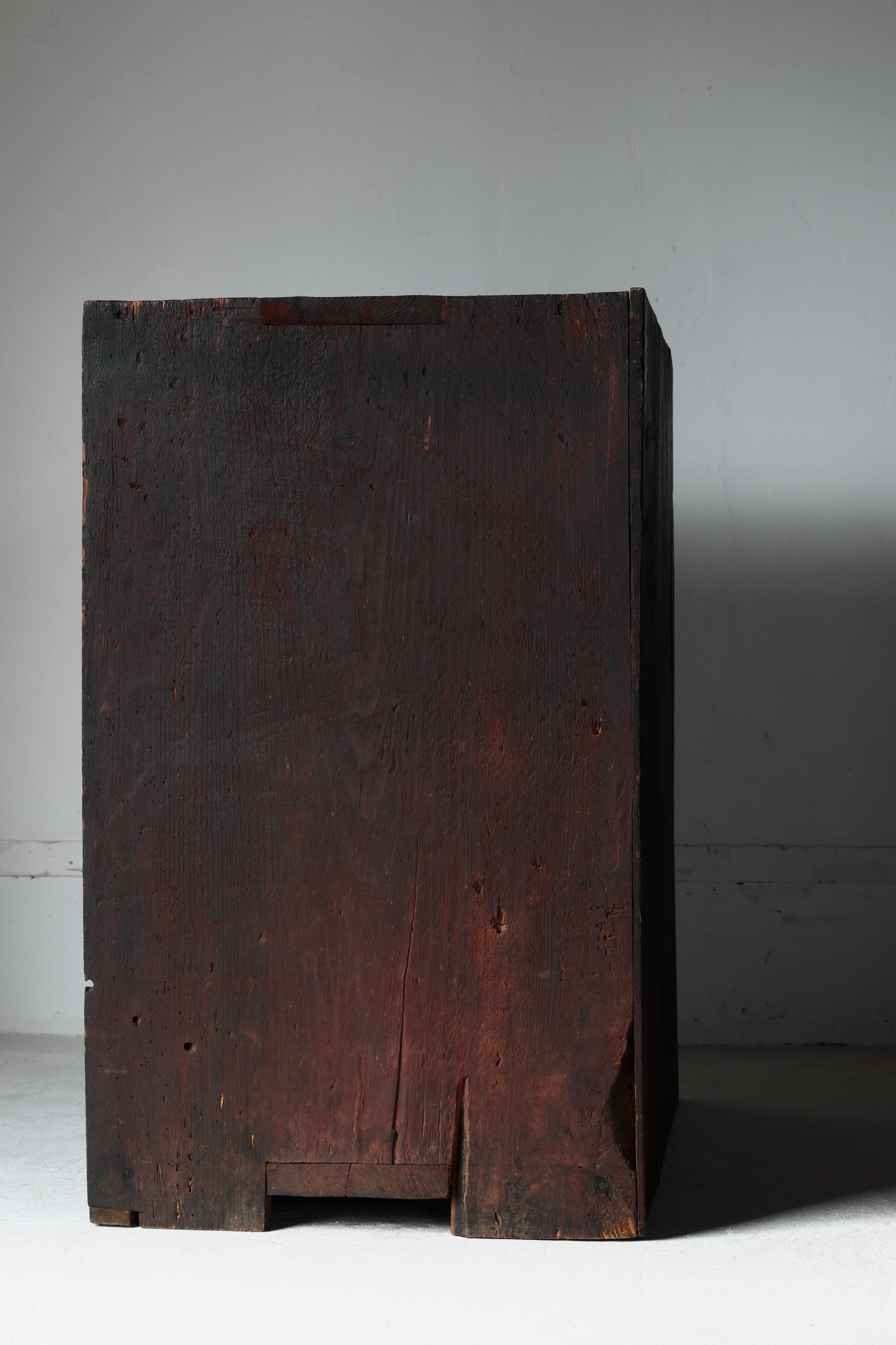 Antico Tansu nero giapponese / Credenza / 1868-1912 Wabi-sabi in vendita 3