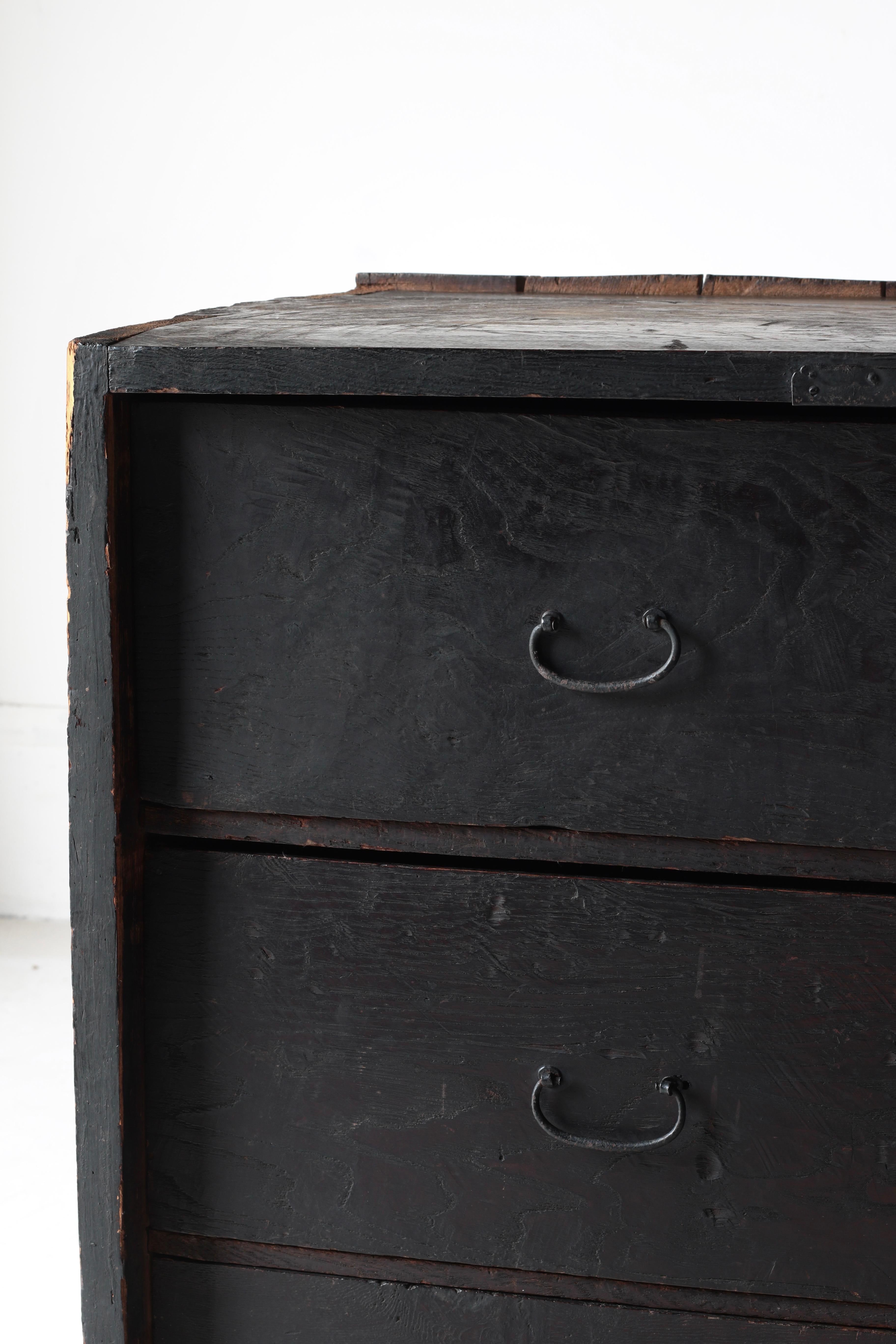 Antico Tansu nero giapponese / Credenza / 1868-1912 Wabi-sabi in vendita 8