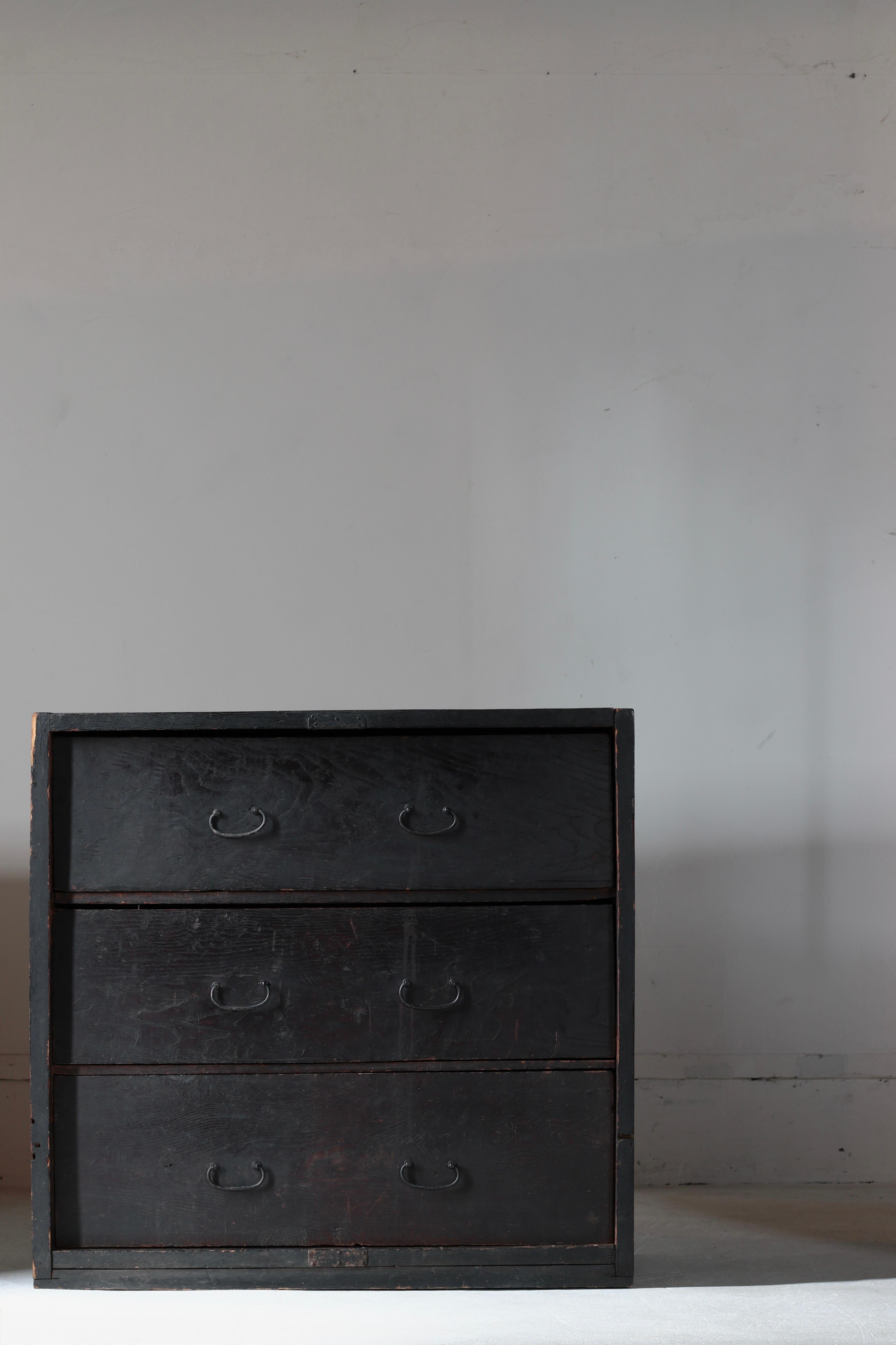 Antico Tansu nero giapponese / Credenza / 1868-1912 Wabi-sabi in vendita 10