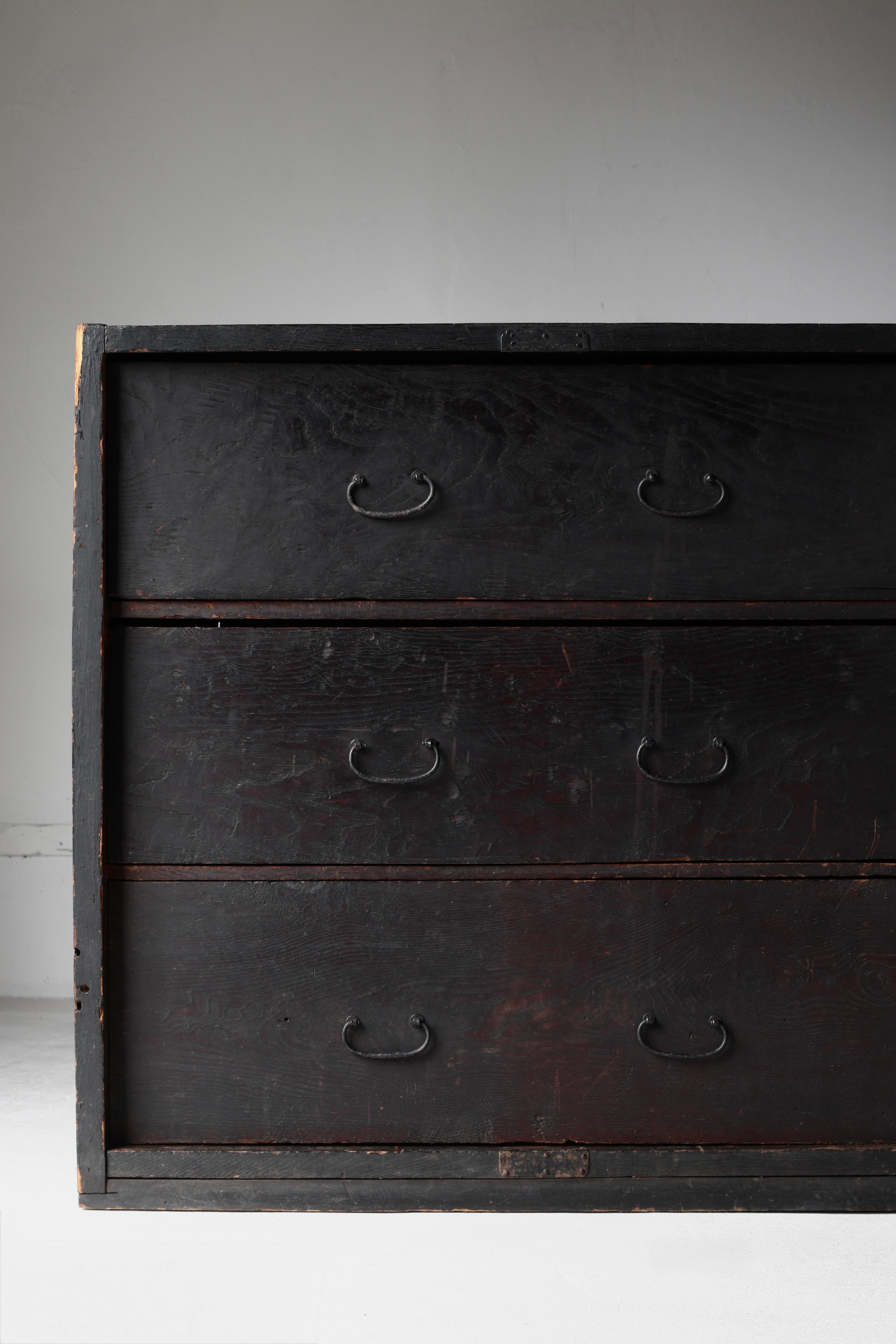 Giapponese Antico Tansu nero giapponese / Credenza / 1868-1912 Wabi-sabi in vendita