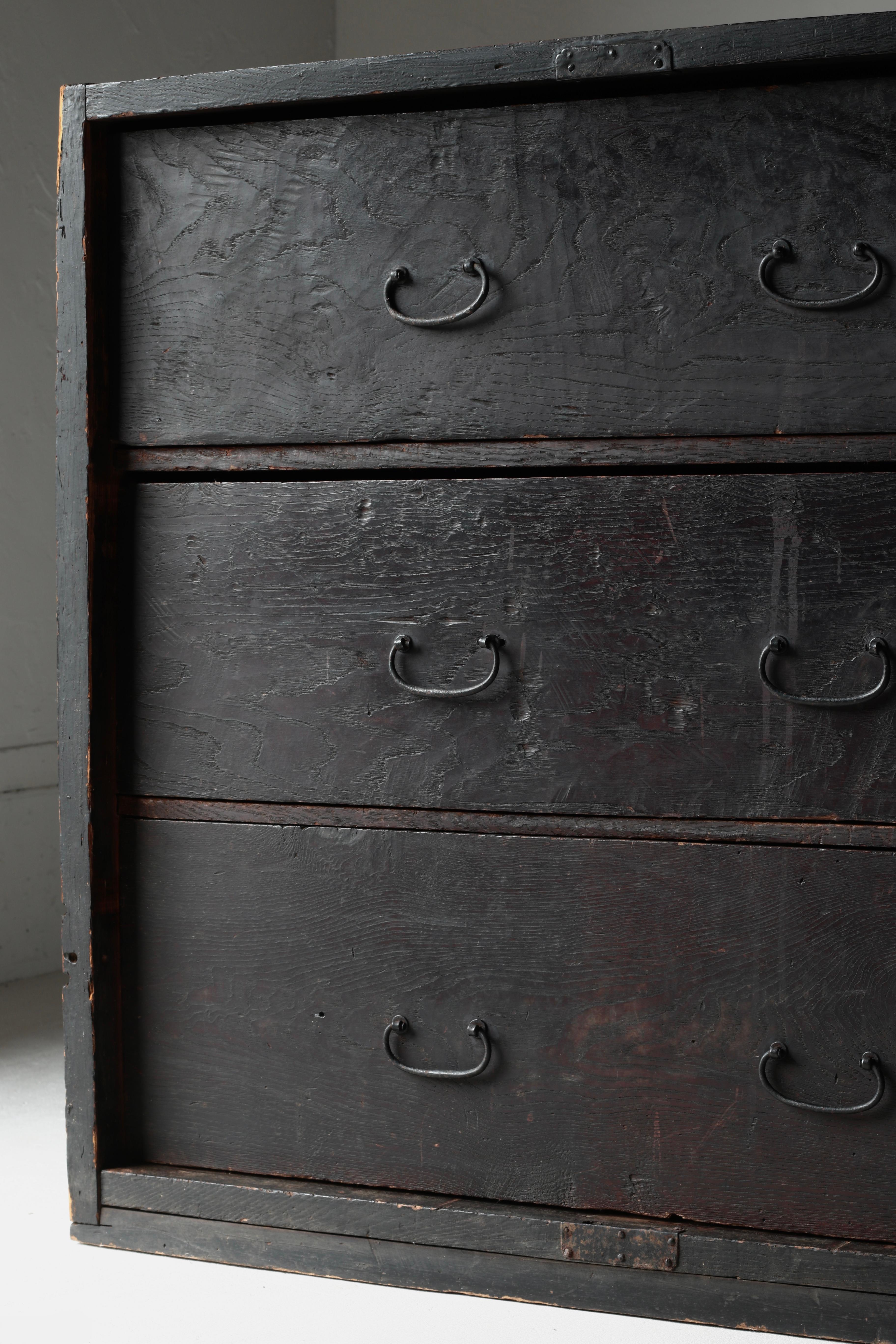 Falegnameria Antico Tansu nero giapponese / Credenza / 1868-1912 Wabi-sabi in vendita