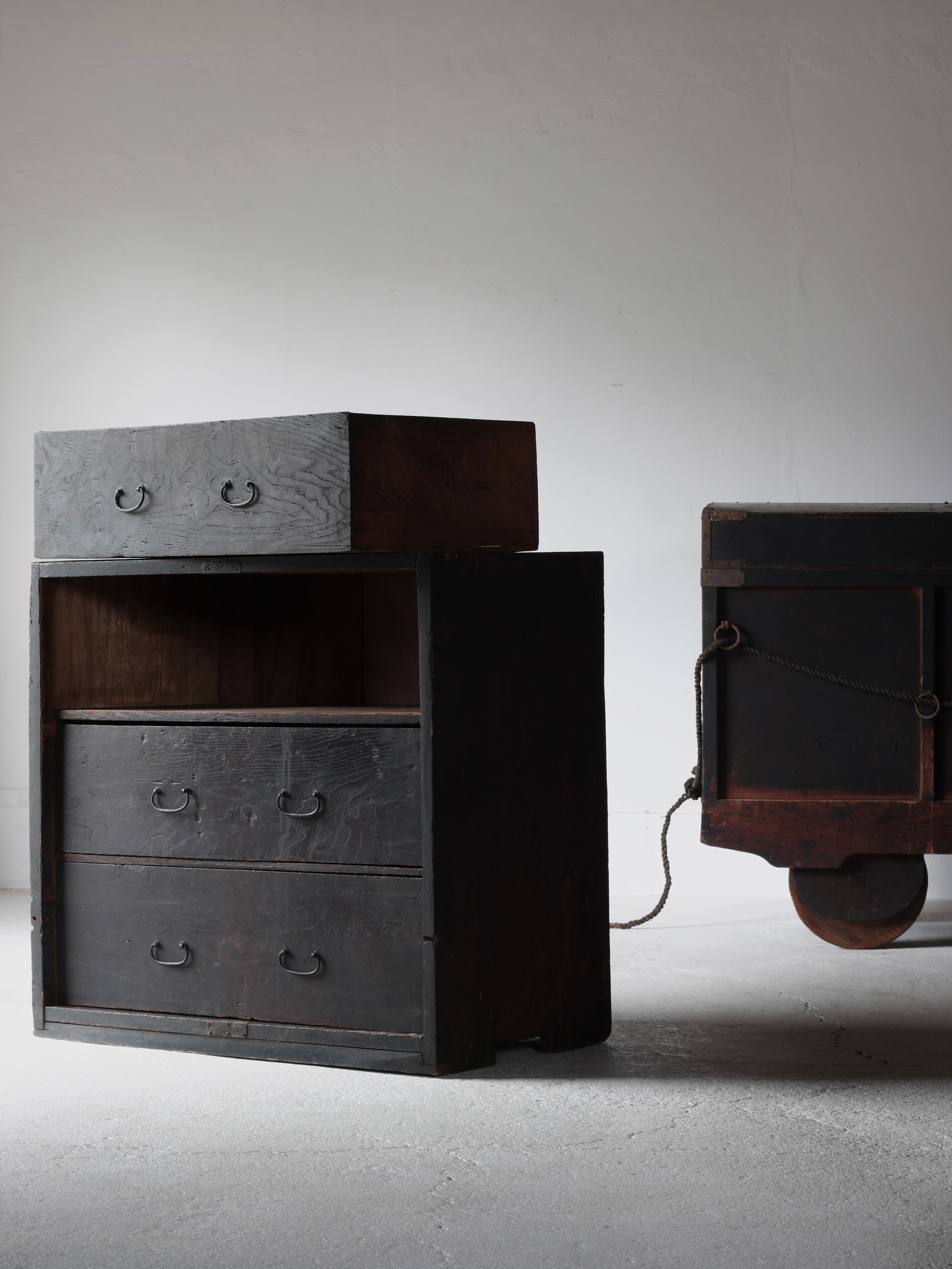 Ferro Antico Tansu nero giapponese / Credenza / 1868-1912 Wabi-sabi in vendita