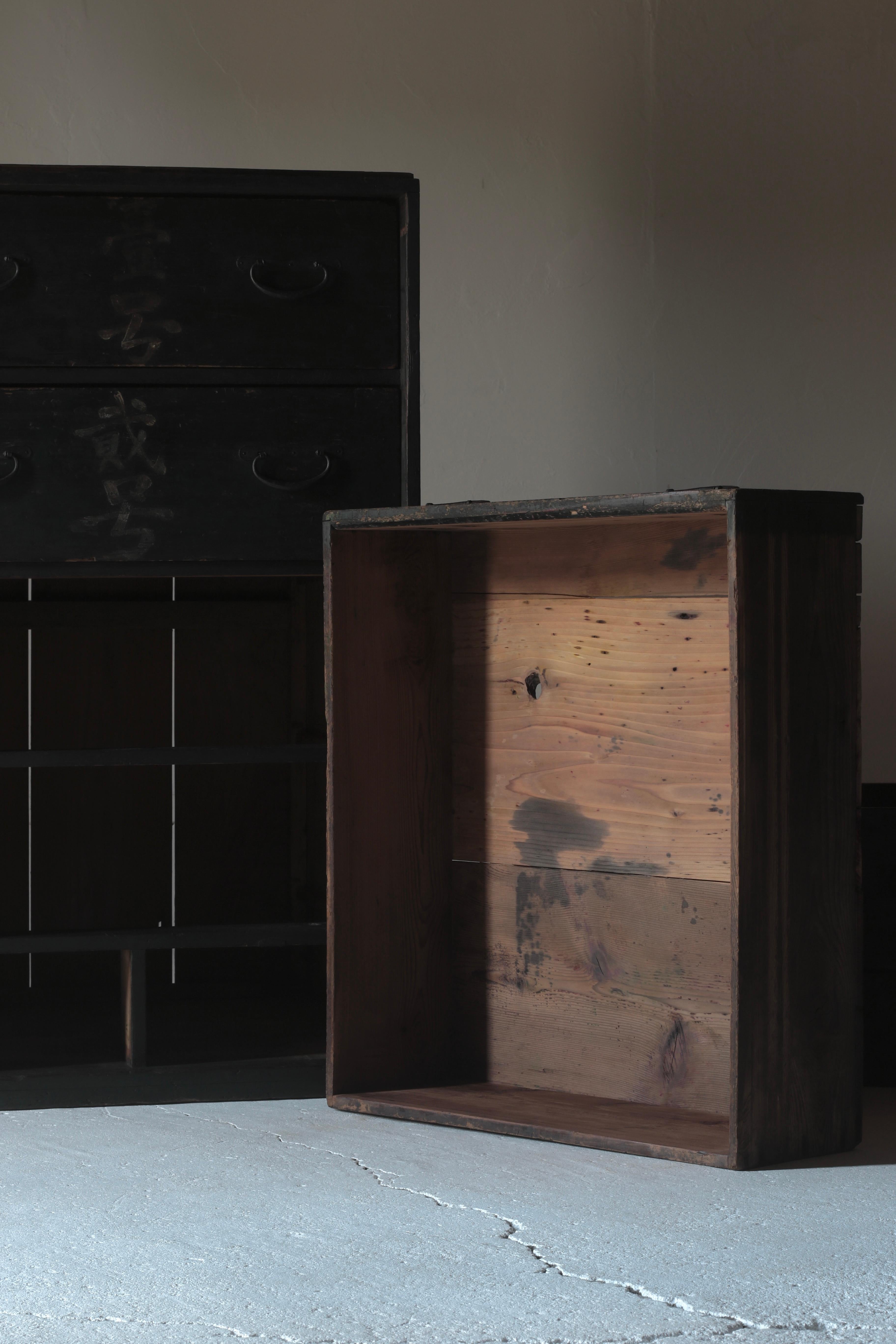 Japanese Antique Black Tansu / Chest of drawers Cabinet / 1912s-1926s WabiSabi For Sale 5