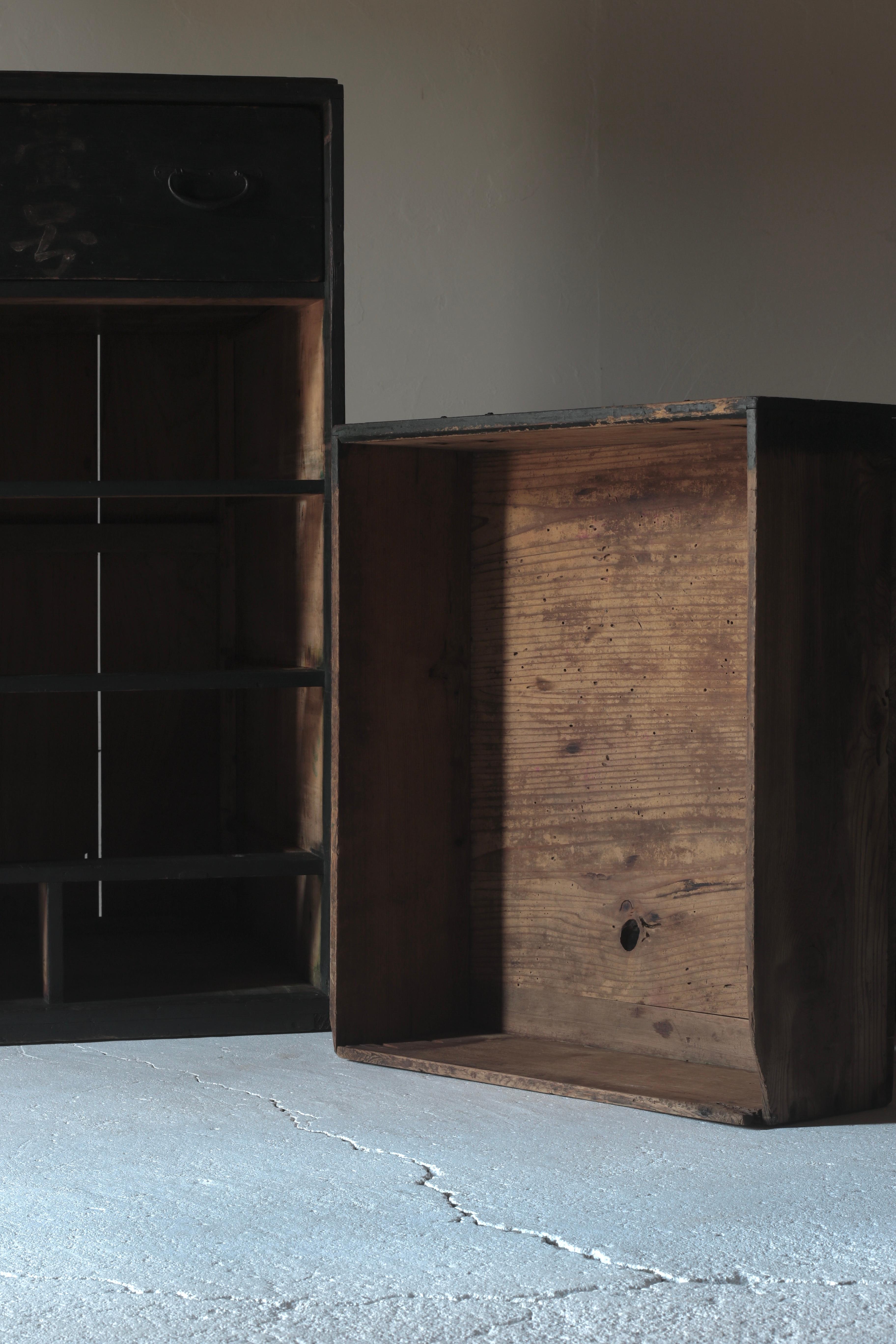 Japanese Antique Black Tansu / Chest of drawers Cabinet / 1912s-1926s WabiSabi For Sale 6