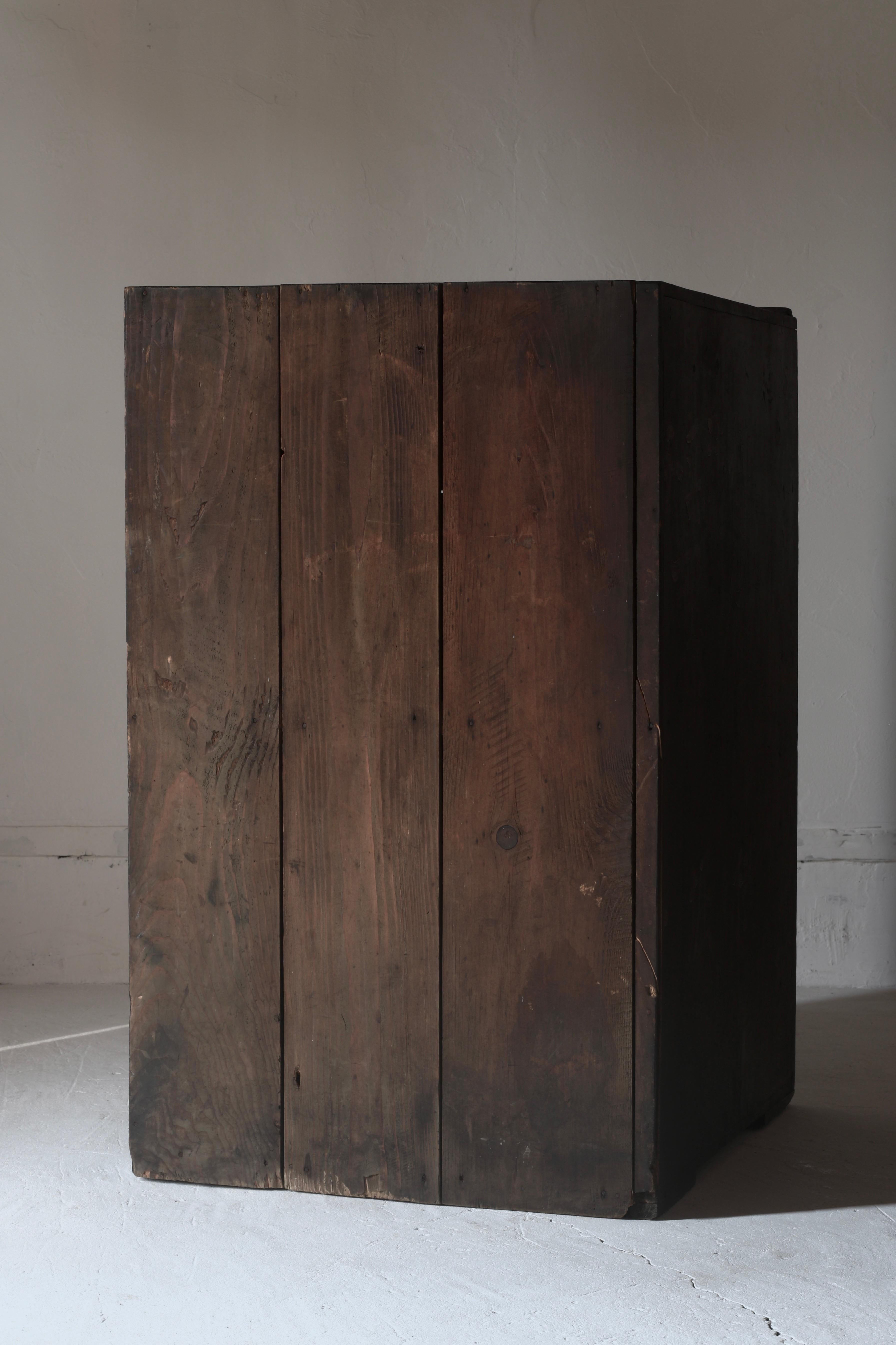 Wood Japanese Antique Black Tansu / Chest of drawers Cabinet / 1912s-1926s WabiSabi For Sale