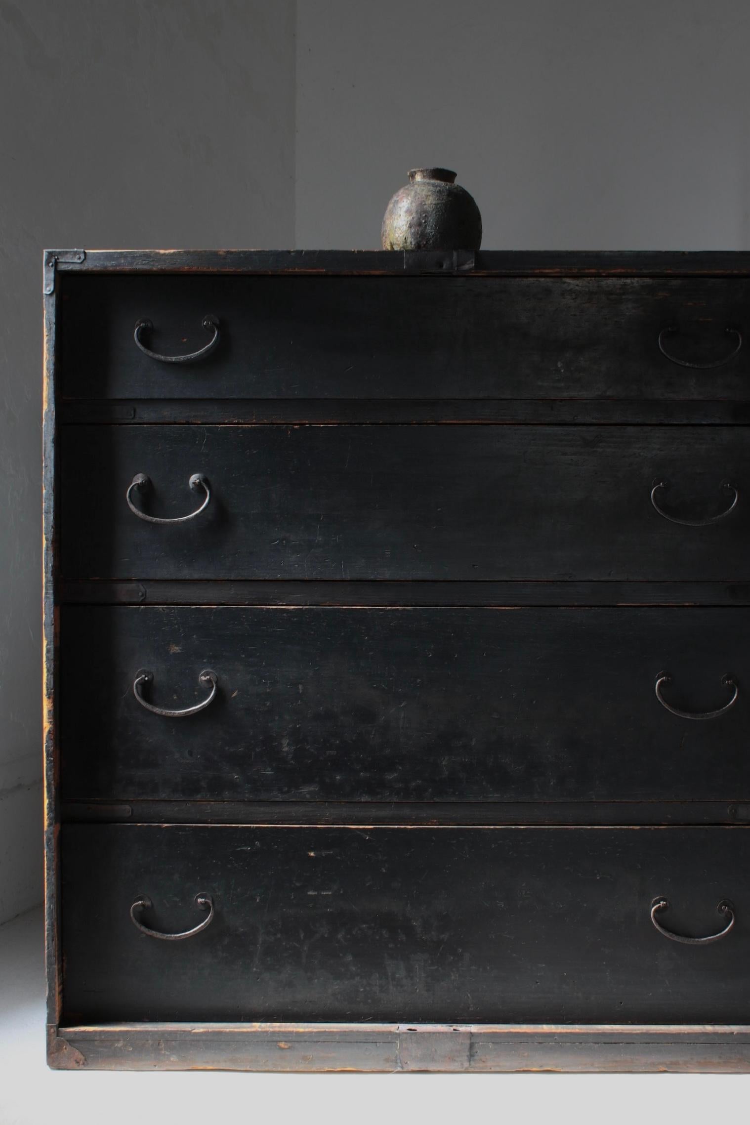 Japanischer antiker schwarzer Tansu / Schubladenschrank / 1868-1912s Wabi-Sabi im Angebot 13