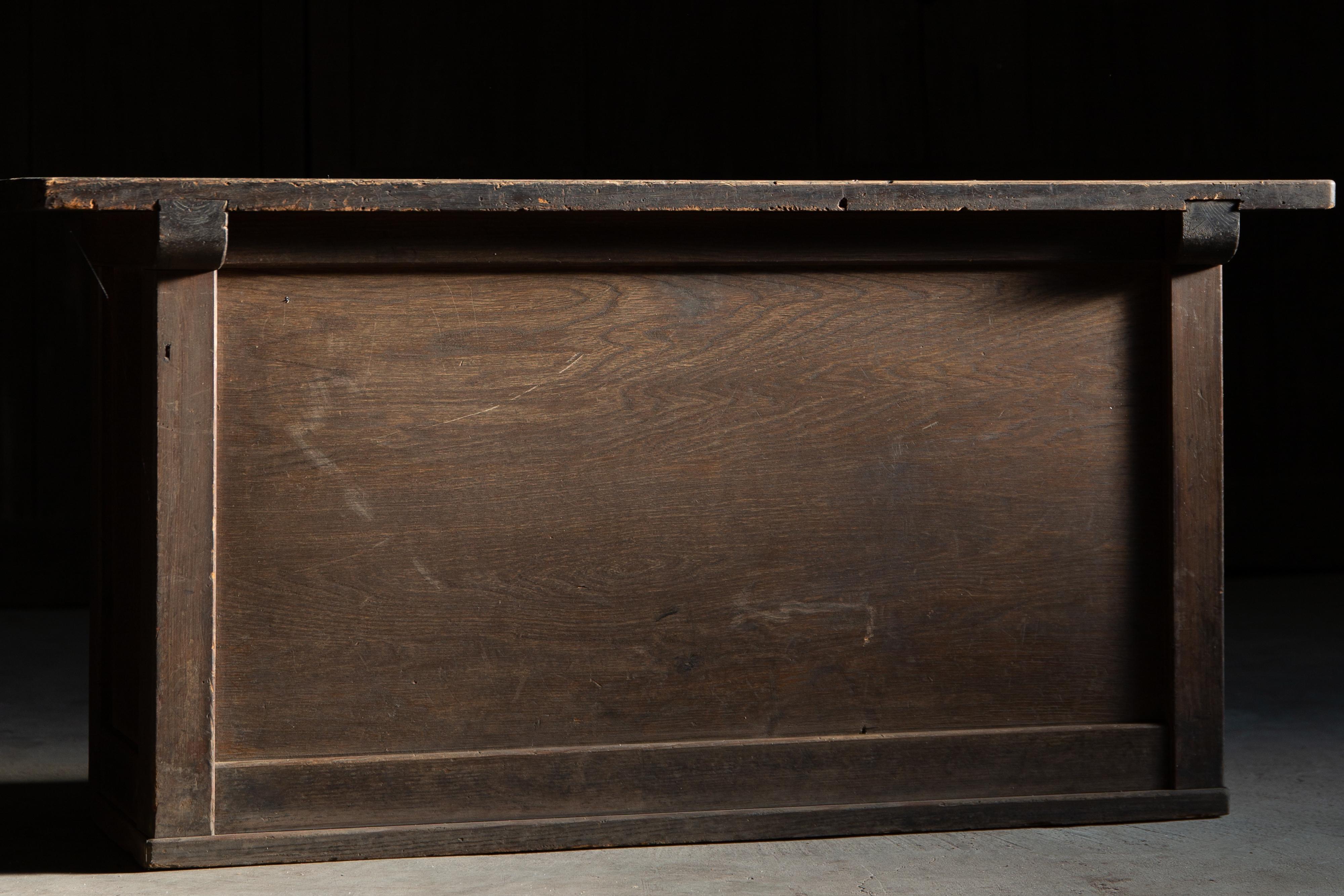 Japanese antique Black Urushi low display stand, wabi sabi side table or bench For Sale 3