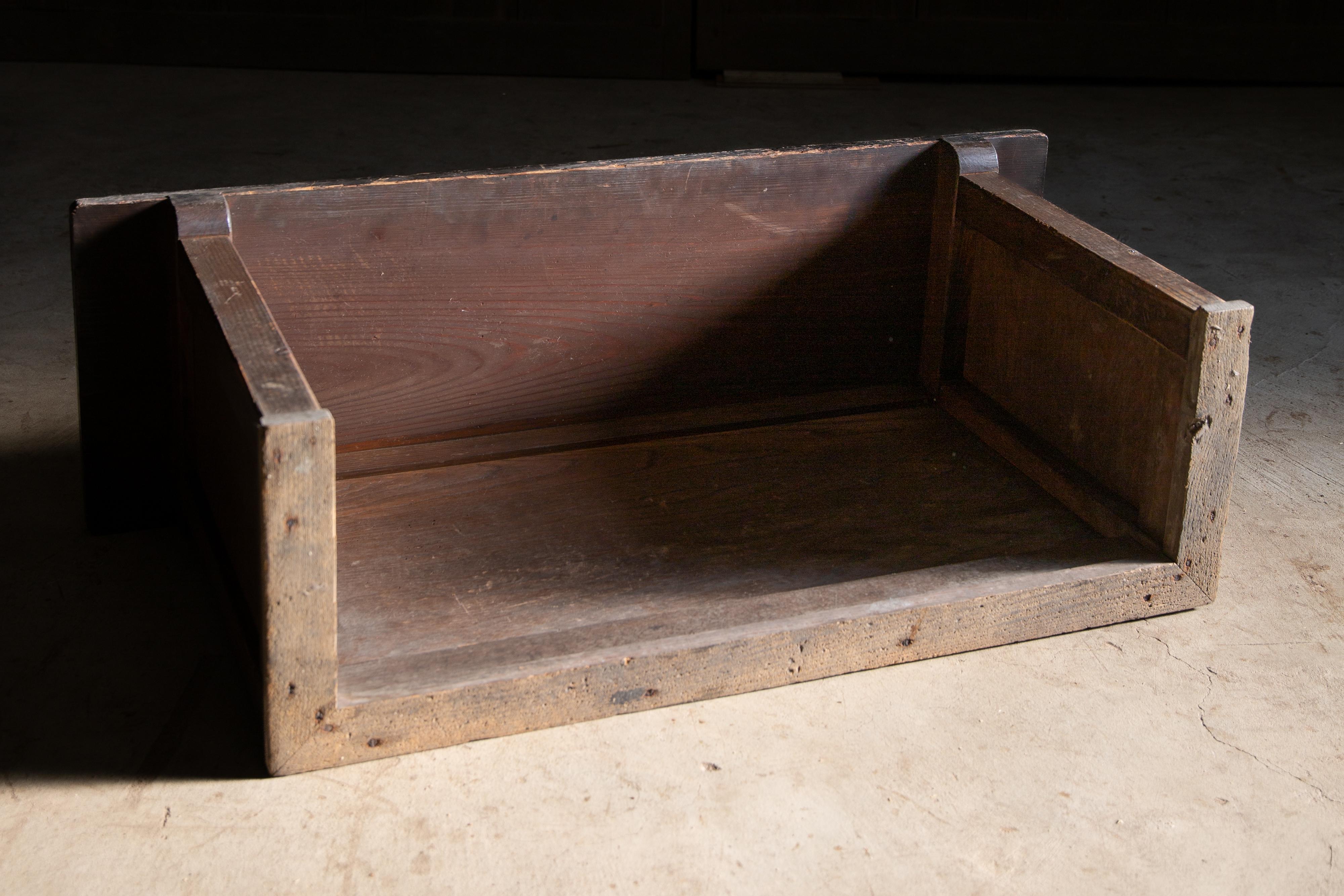Japanese antique Black Urushi low display stand, wabi sabi side table or bench For Sale 12